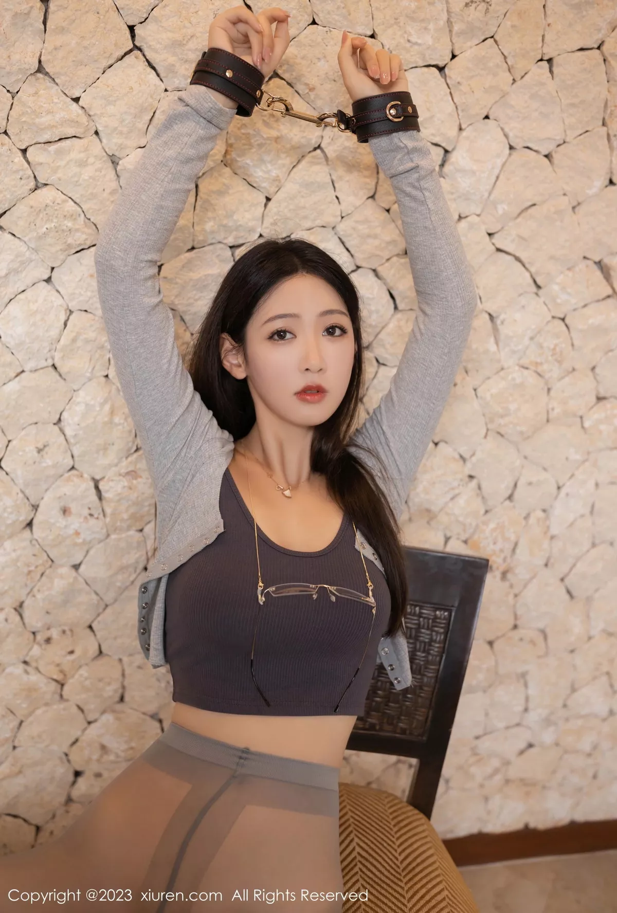 秀人集.com_[XiuRen秀人网]No.7129_模特唐安琪性感浅灰上衣配灰短裙露黑色蕾丝内衣迷人诱惑写真80P