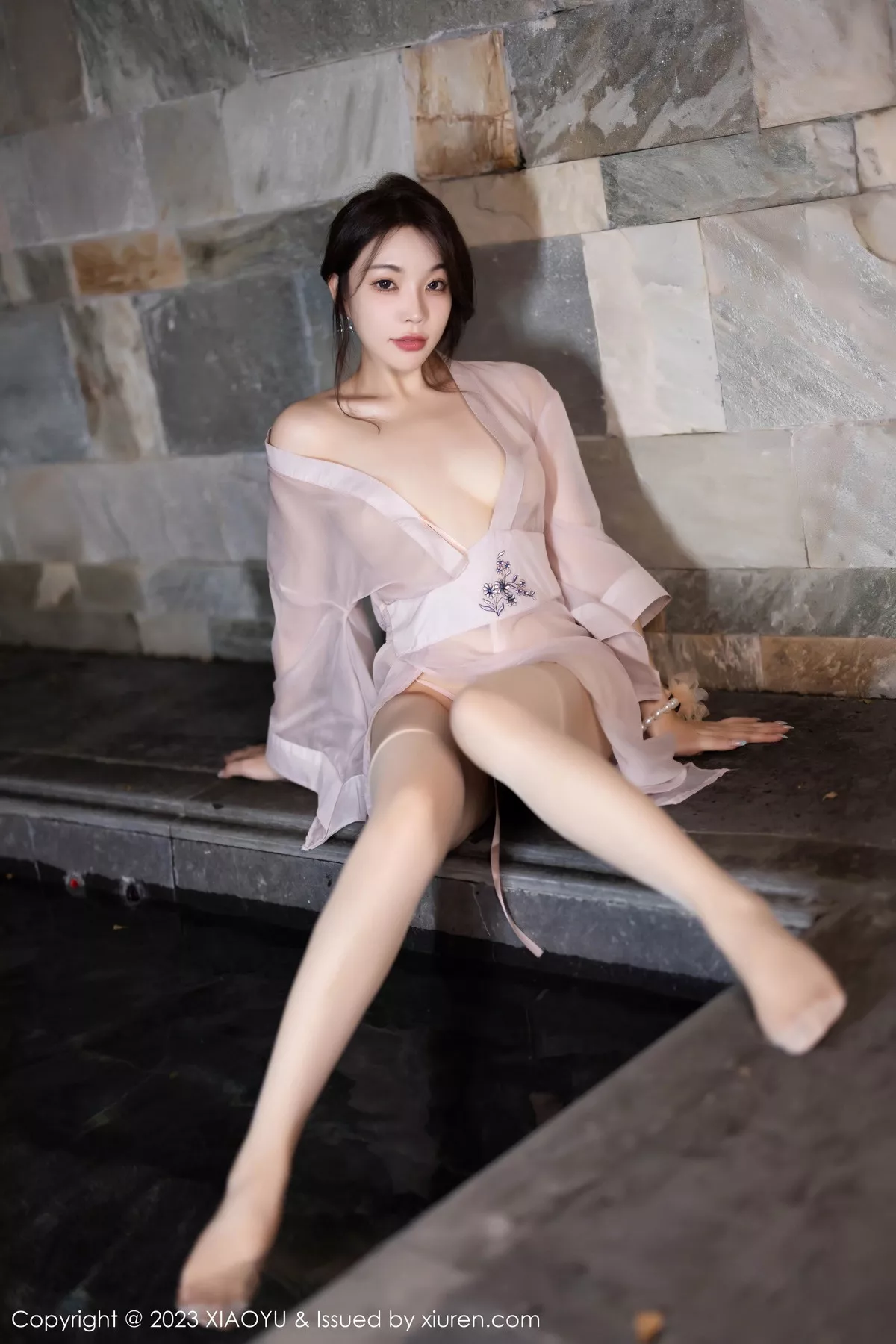 秀人集.com_[XiaoYu画语界]Vol.1076_女神徐莉芝Booty性感轻透薄纱服配超薄肉丝秀曼妙身姿诱惑写真84P