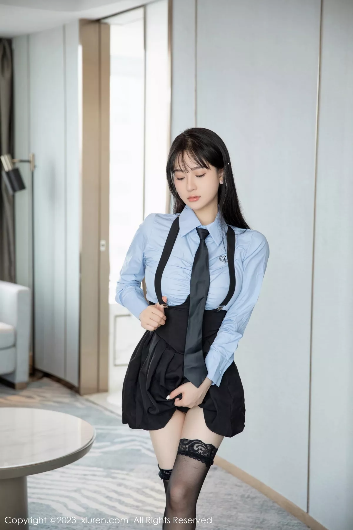 秀人集.com_[XiuRen秀人网]No.7140_模特柚琪Rich性感学妹装扮半脱露黑色内衣秀丰腴美臀诱惑写真76P