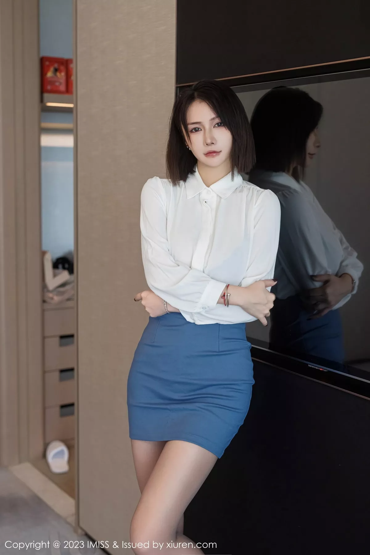 秀人集.com_[IMISS爱蜜社]Vol.737_模特Evon陈赞之白T配蓝短裙露黑色蕾丝内衣超薄肉丝诱惑写真58P