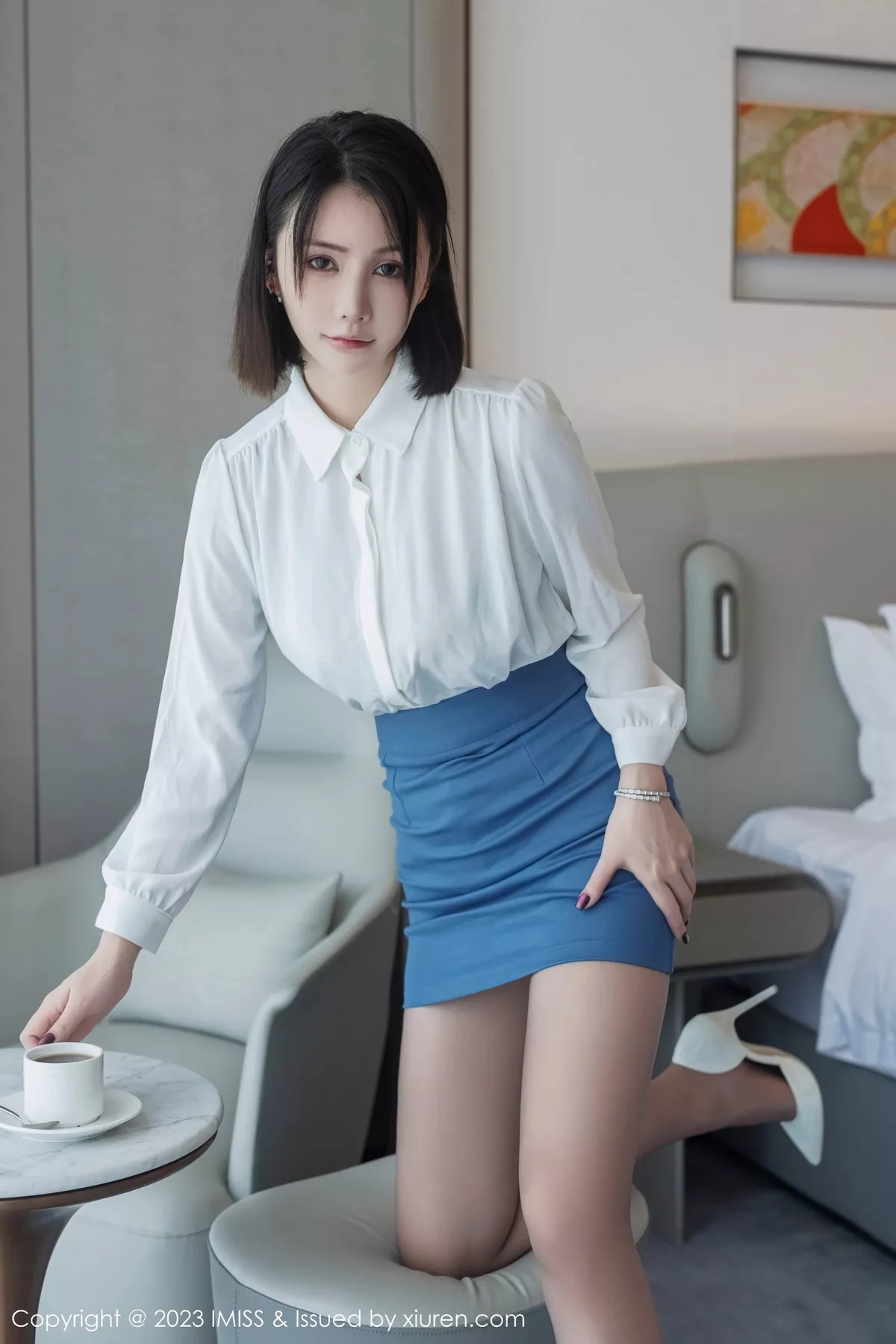 秀人集.com_[IMISS爱蜜社]Vol.737_模特Evon陈赞之白T配蓝短裙露黑色蕾丝内衣超薄肉丝诱惑写真58P