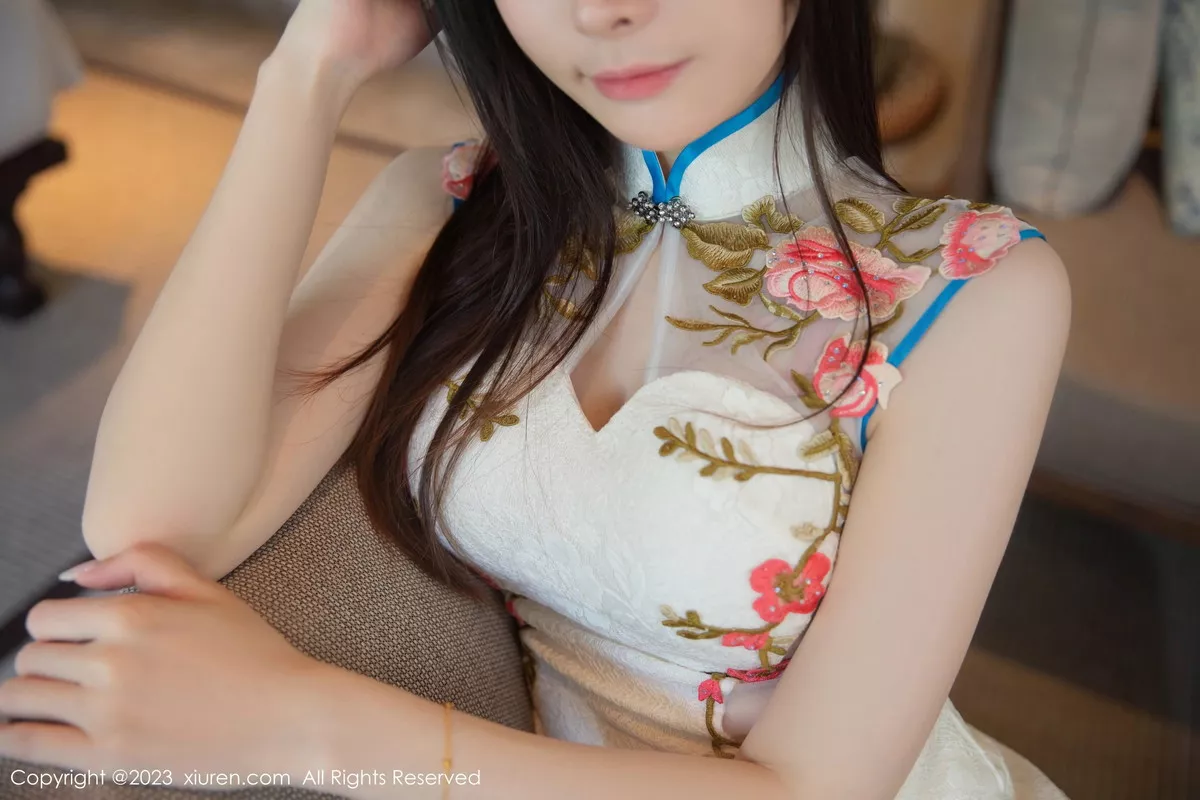 秀人集.com_[XiuRen秀人网]No.7148_模特是小逗逗捆绑主题性感旗袍配开档肉丝秀曼妙身姿诱惑写真80P