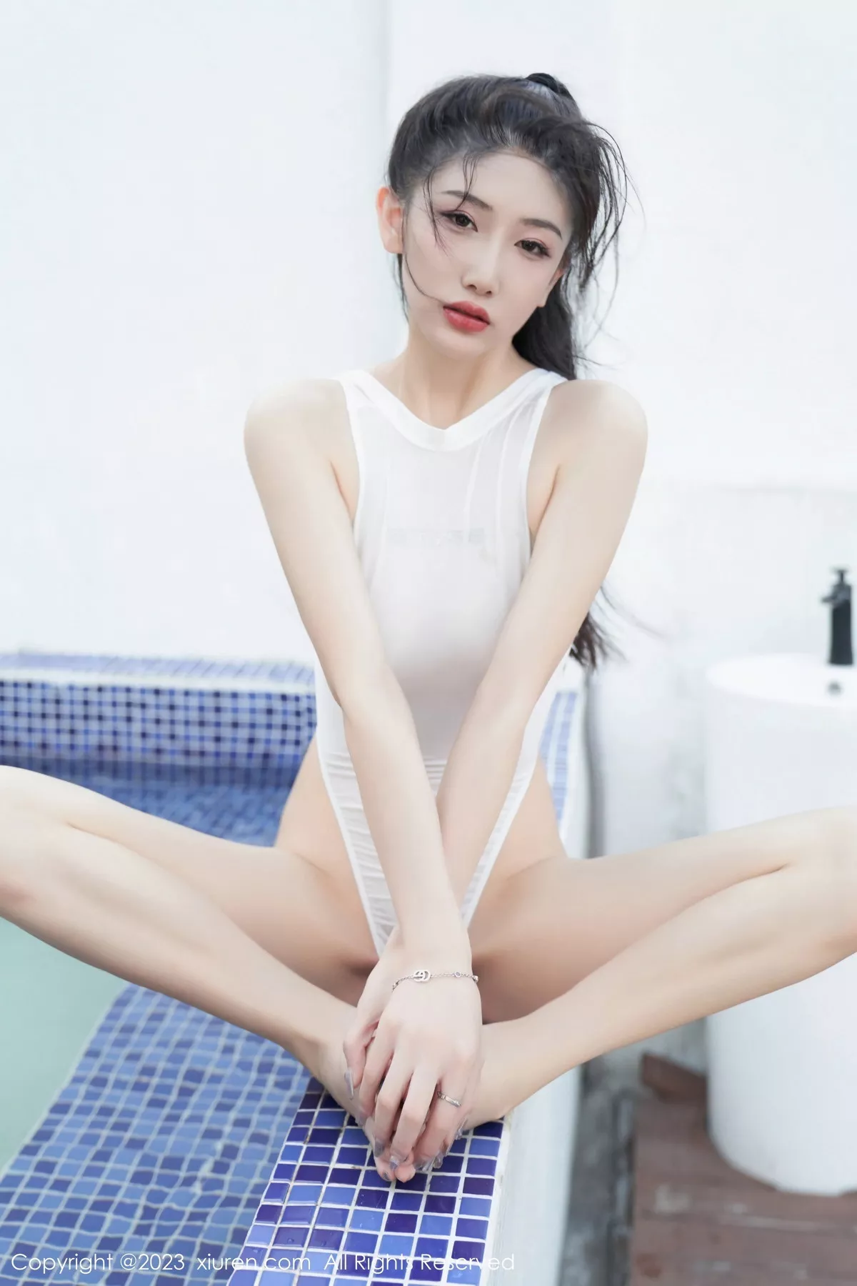 秀人集.com_[XiuRen秀人网]No.7146_模特沈青黛泳池性感白色轻透泳衣湿身秀惹火身材迷人诱惑写真83P