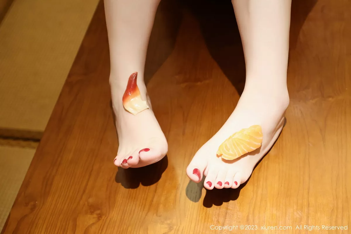 秀人集.com_[XiuRen秀人网]No.7145_模特王婉悠Queen性感金色镶钻式情趣内衣秀火辣身材诱惑写真82P