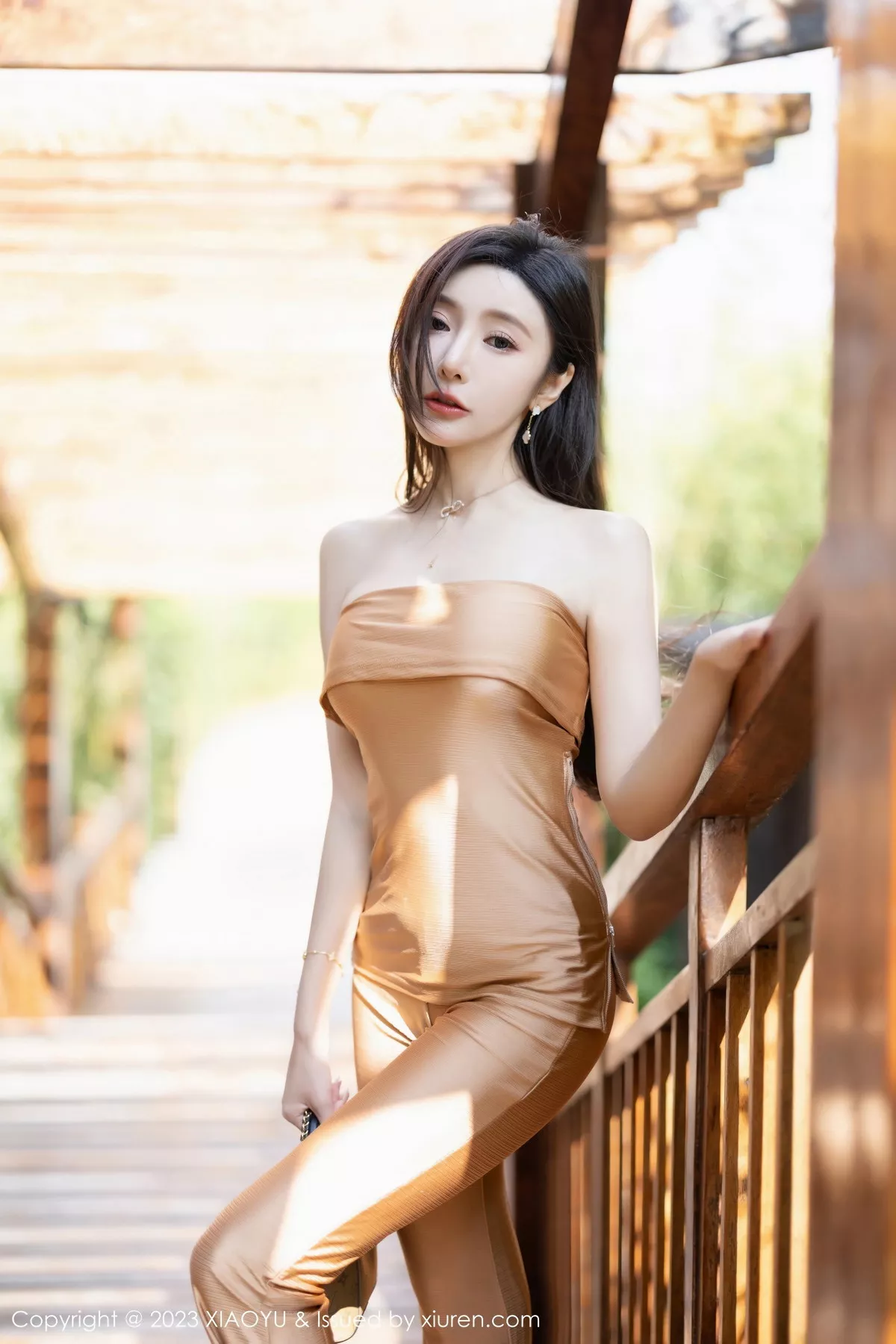 秀人集.com_[XiaoYu画语界]Vol.1079_女神王馨瑶yanni杏色服饰+白色蕾丝情趣内衣秀惹火身材诱惑写真84P