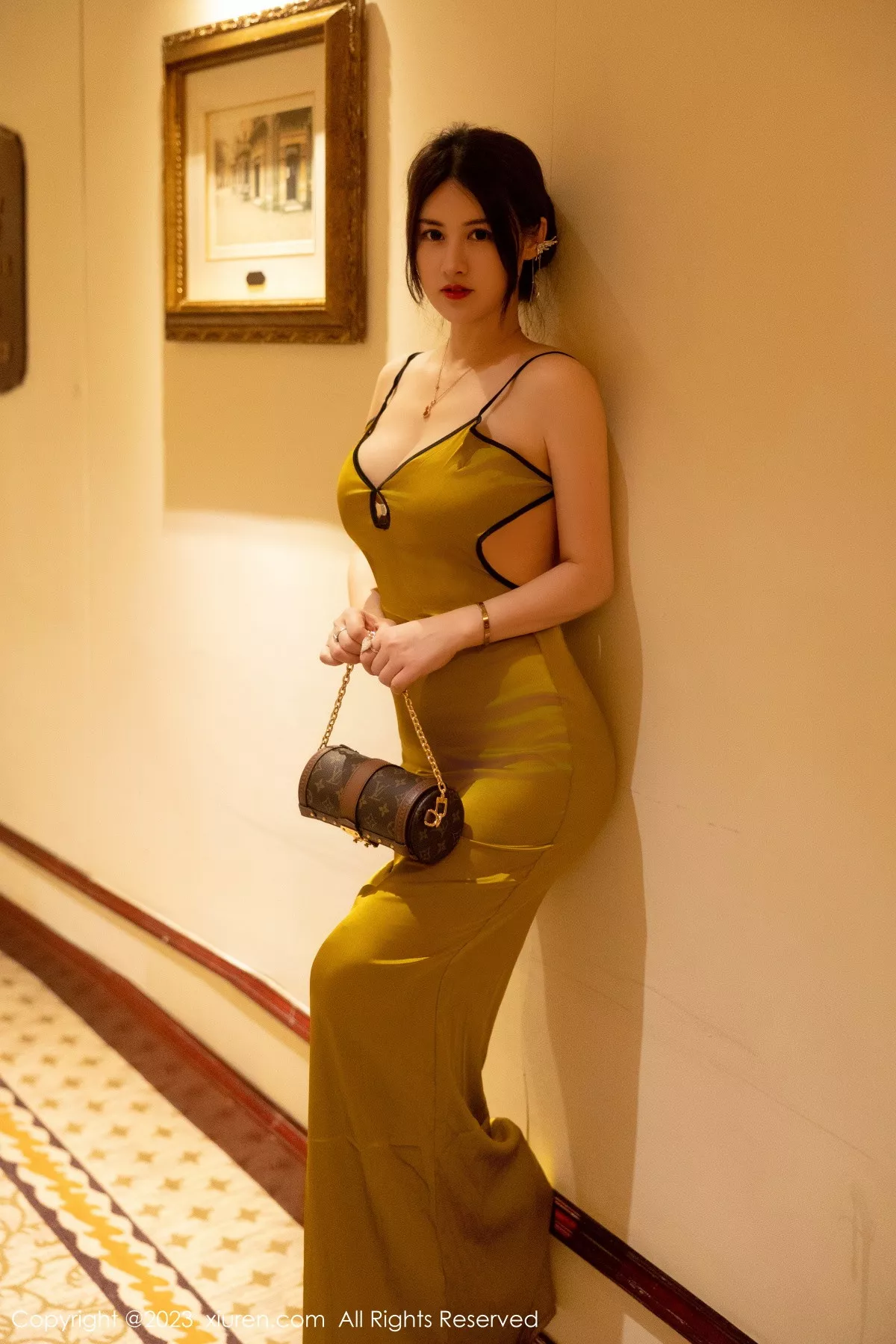 秀人集.com_[XiuRen秀人网]No.7302_模特诗诗kiki性感黄色吊带裙配原色丝袜秀惹火身材完美诱惑写真83P