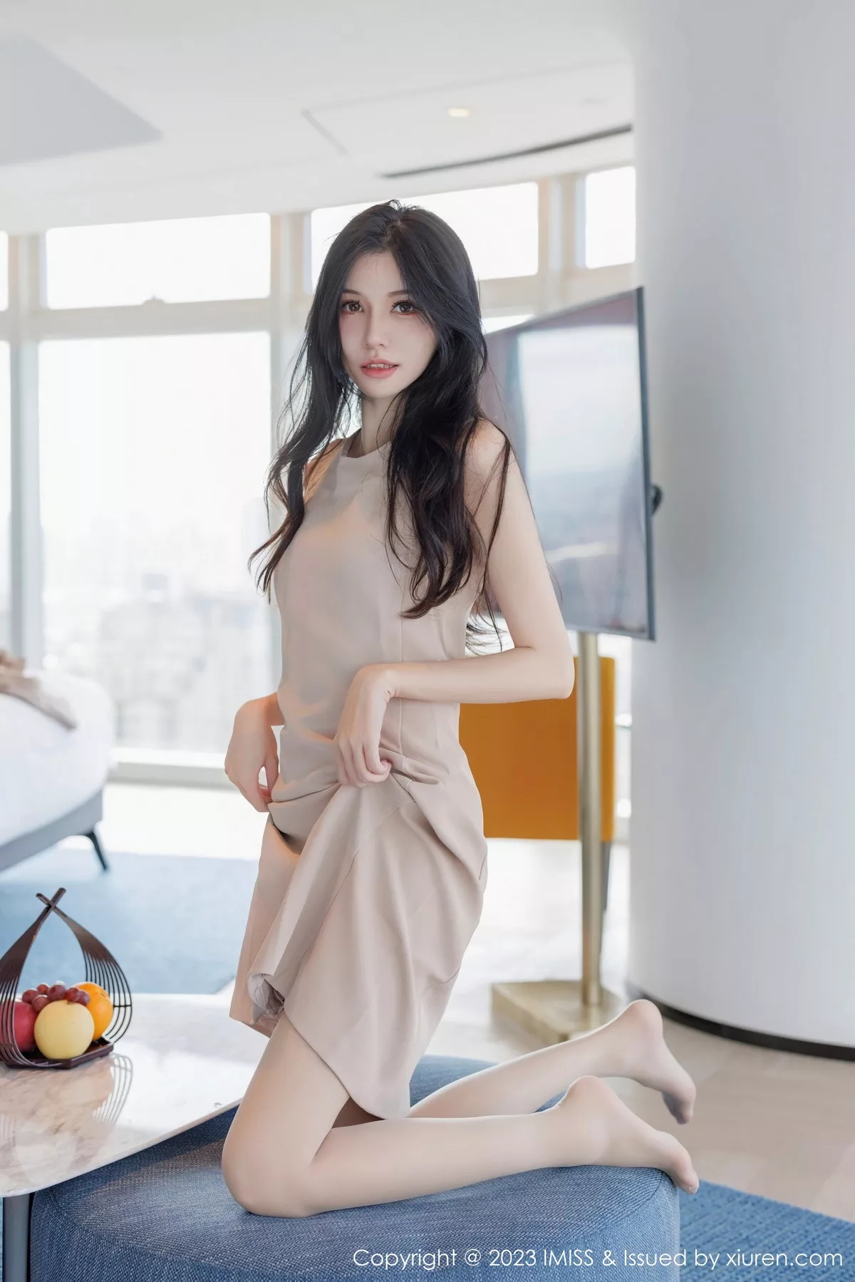 秀人集.com_[IMISS爱蜜社]Vol.746_模特泥鳅鳅酒店性感杏色时尚套装露淡蓝蕾丝内衣迷人诱惑写真54P