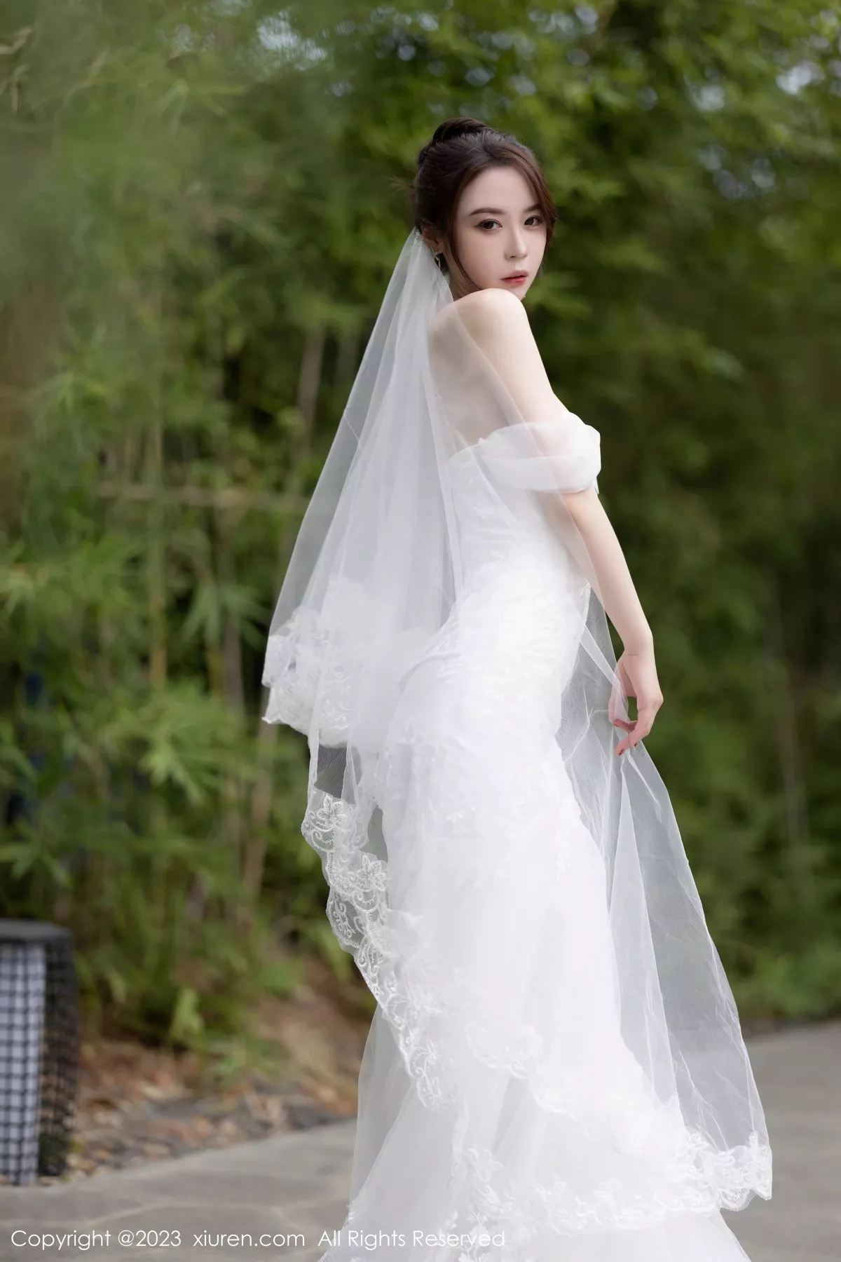 秀人集.com_[XiuRen秀人网]No.7310_模特梦心玥安吉旅拍性感白色婚纱服饰半脱秀曼妙身姿诱惑写真83P