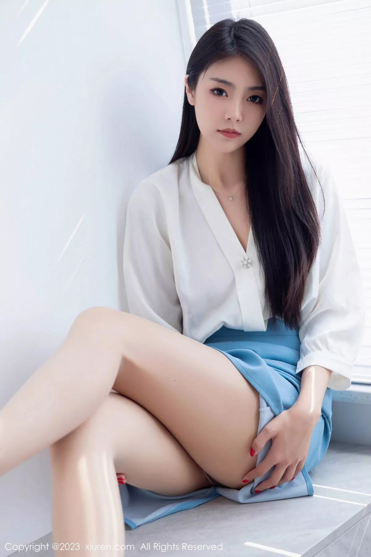 秀人集.com_[XiuRen秀人网]No.7314_模特可乐Vicky性感白色上衣配蓝色裙露原色丝袜迷人诱惑写真81P