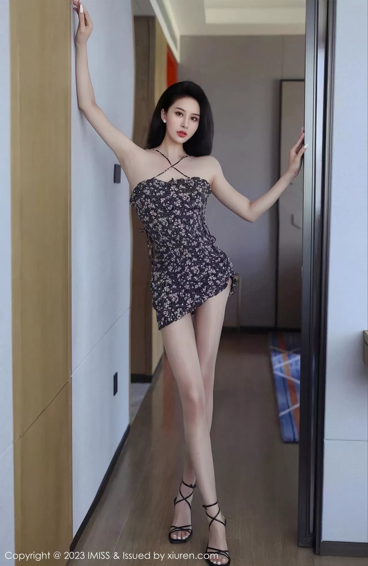 秀人集.com_[IMISS爱蜜社]Vol.747_丽质模特Jermy性感黑色露肩连衣短裙露杏色内衣完美诱惑写真45P