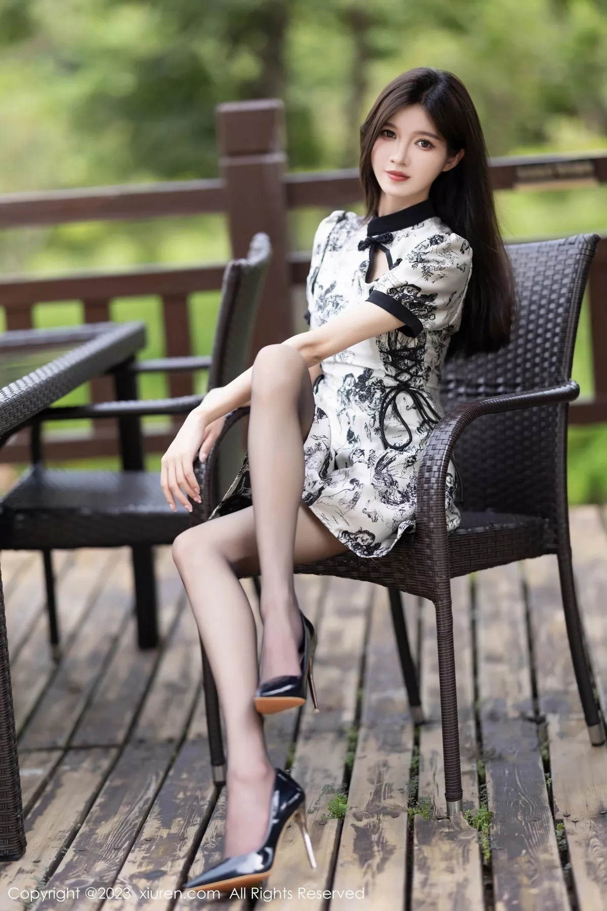 秀人集.com_[XiuRen秀人网]No.7320_模特程程程性感白色连衣裙露白色蕾丝内衣配超薄黑丝诱惑写真83P