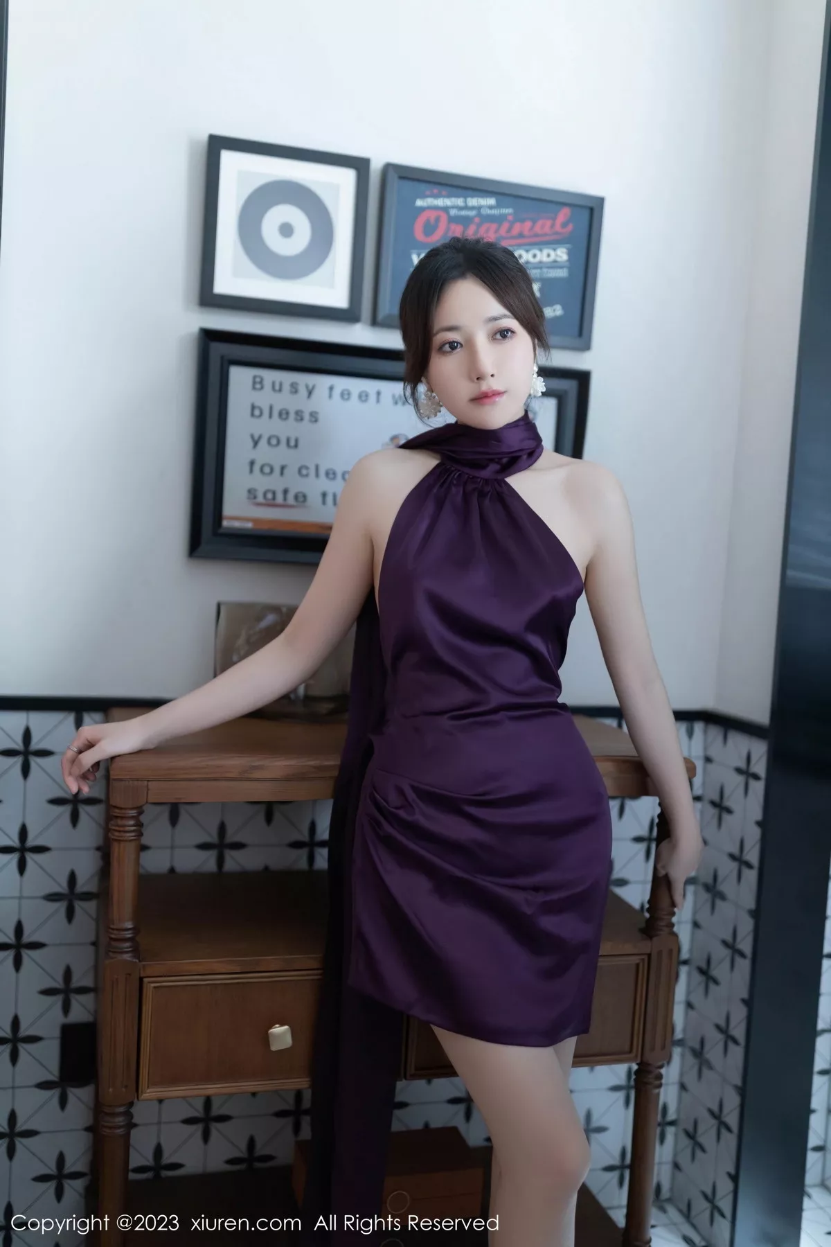 秀人集.com_[XiuRen秀人网]No.7324_模特鱼子酱Fish性感紫色连衣短裙配超薄肉丝秀曼妙身姿诱惑写真81P