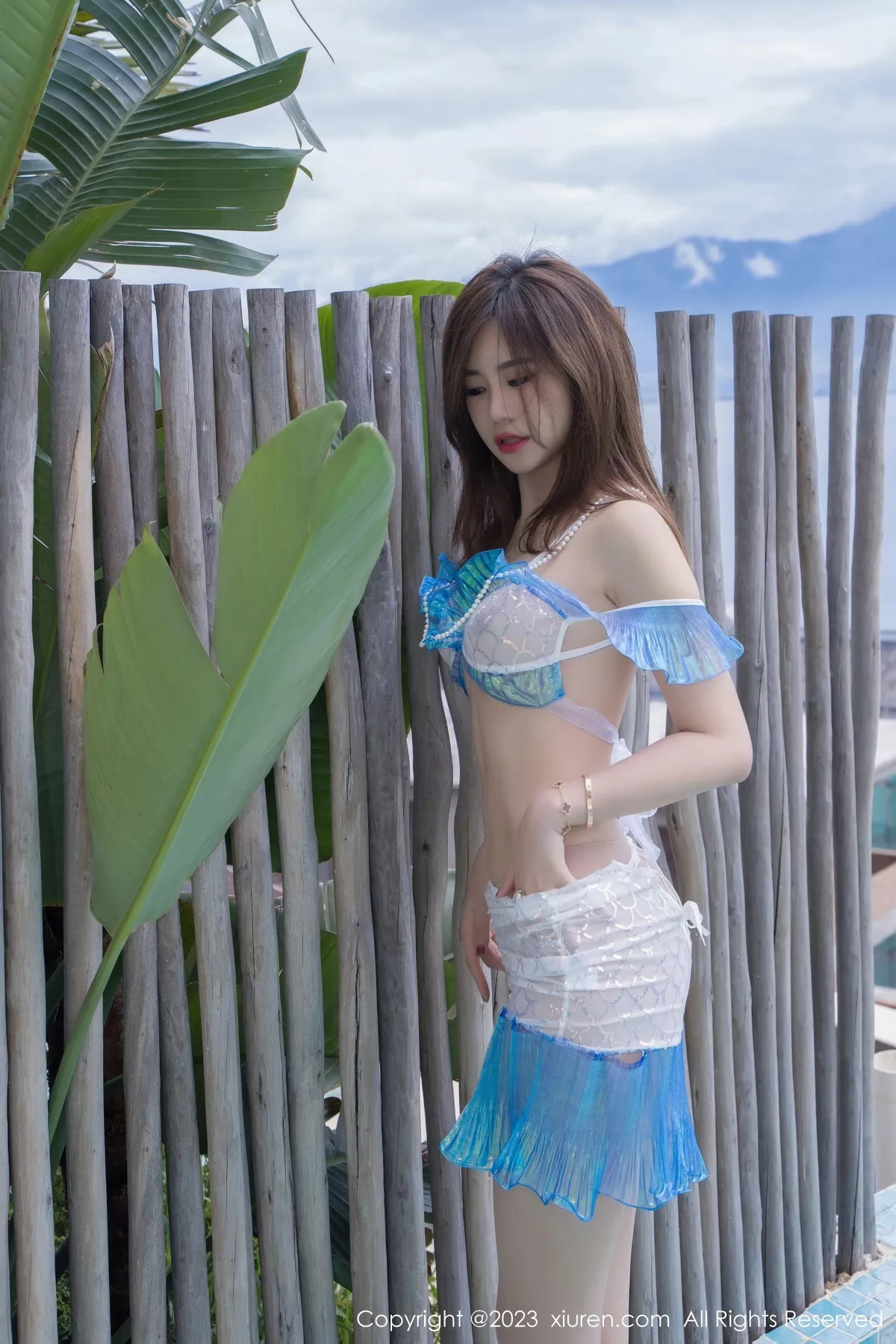 秀人集.com_[XiuRen秀人网]No.7329_女神绮里嘉ula性感蓝白比基尼服配超薄肉丝秀曼妙身姿诱惑写真70P