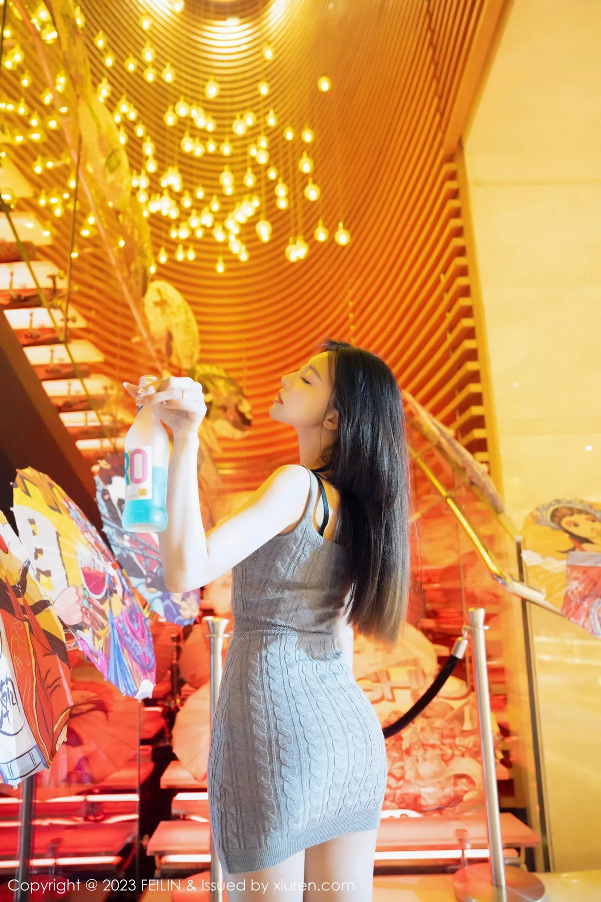 秀人集.com_[FeiLin嗲囡囡]VOL.468_女神冯木木LRIS灰色针织背带短裙露性感黑色内衣迷人诱惑写真76P