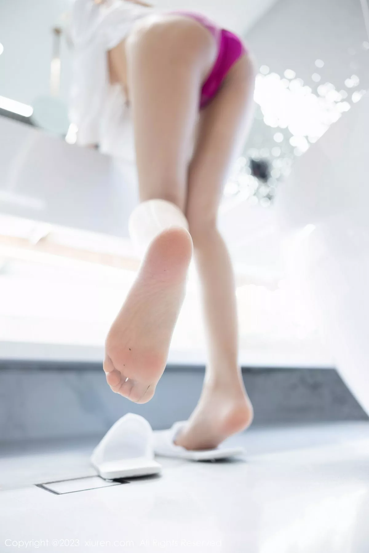 秀人集.com_[XiuRen秀人网]No.7358_女神绮里嘉性感白T露玫红内衣配超薄肉丝秀曼妙身姿诱惑写真113P