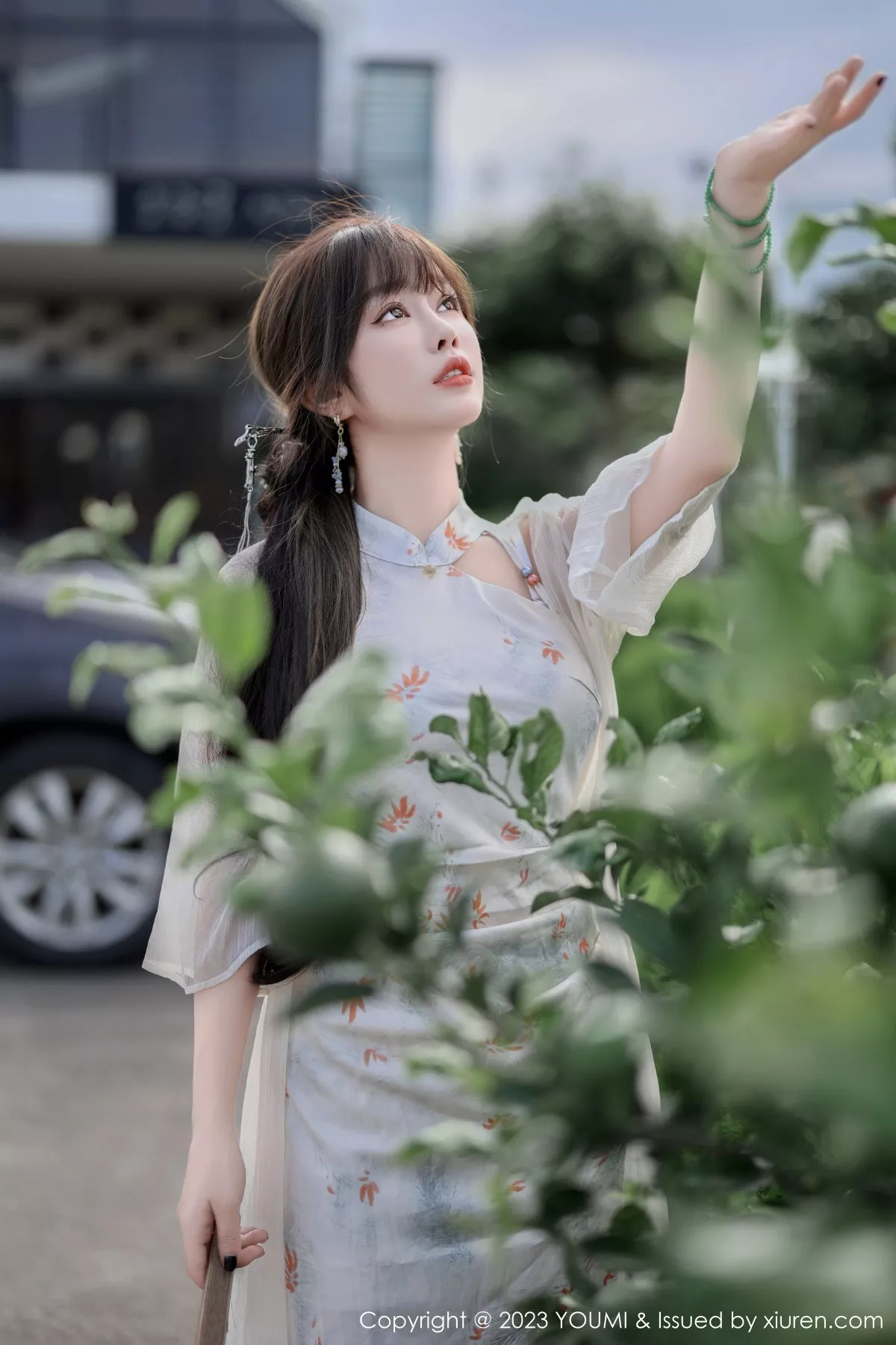 秀人集.com_[YouMi尤蜜荟]Vol.983_女神王雨纯性感浅色长款旗袍露白色内衣配肉丝袜完美诱惑写真79P