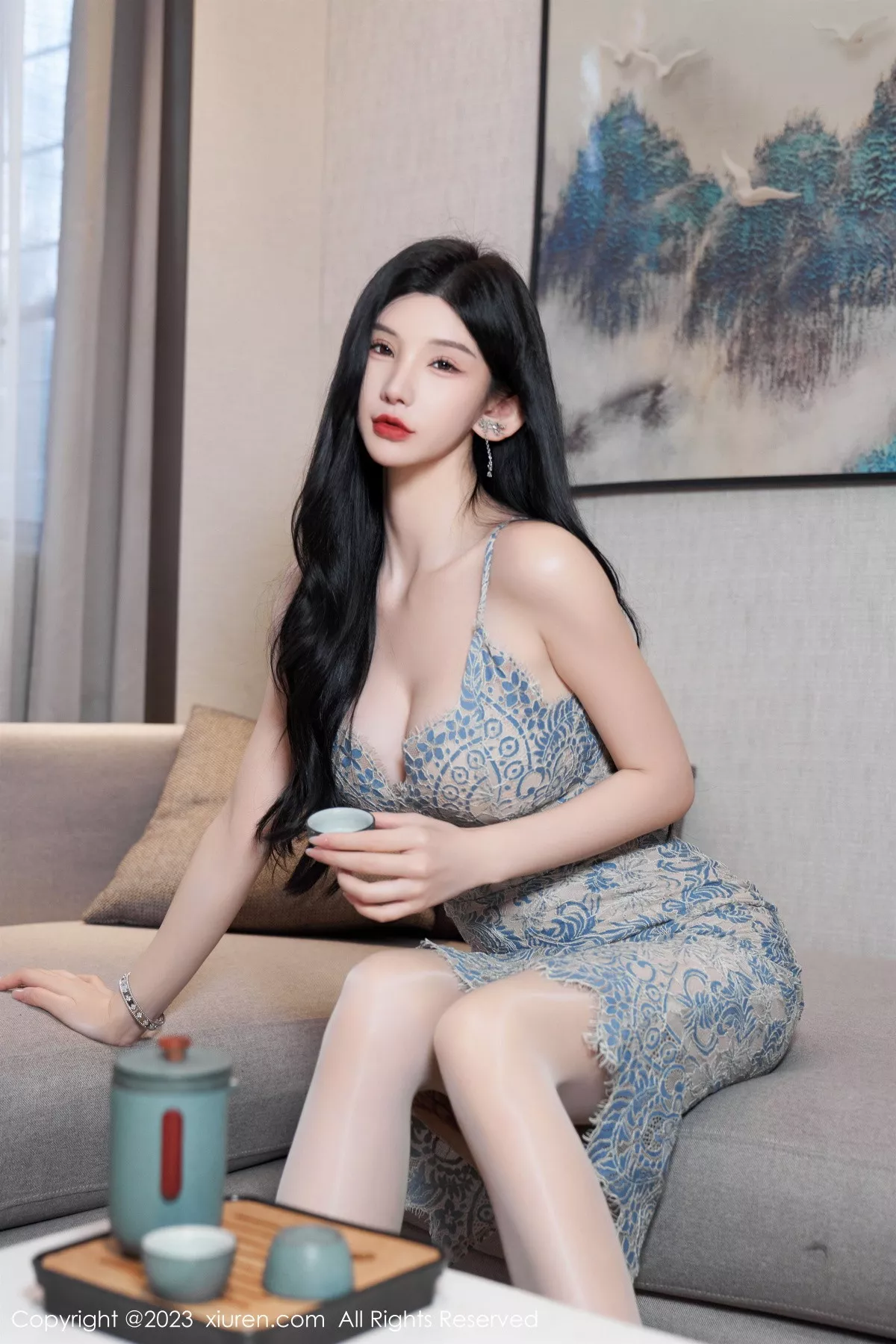 秀人集.com_[XiuRen秀人网]No.7362_女神周于希Sally蓝色蕾丝吊带裙配油亮白丝秀完美身材诱惑写真84P