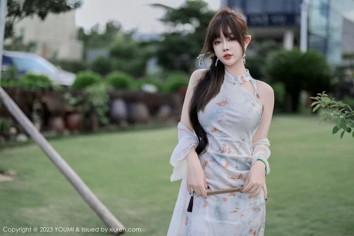 秀人集.com_[YouMi尤蜜荟]Vol.983_女神王雨纯性感浅色长款旗袍露白色内衣配肉丝袜完美诱惑写真79P