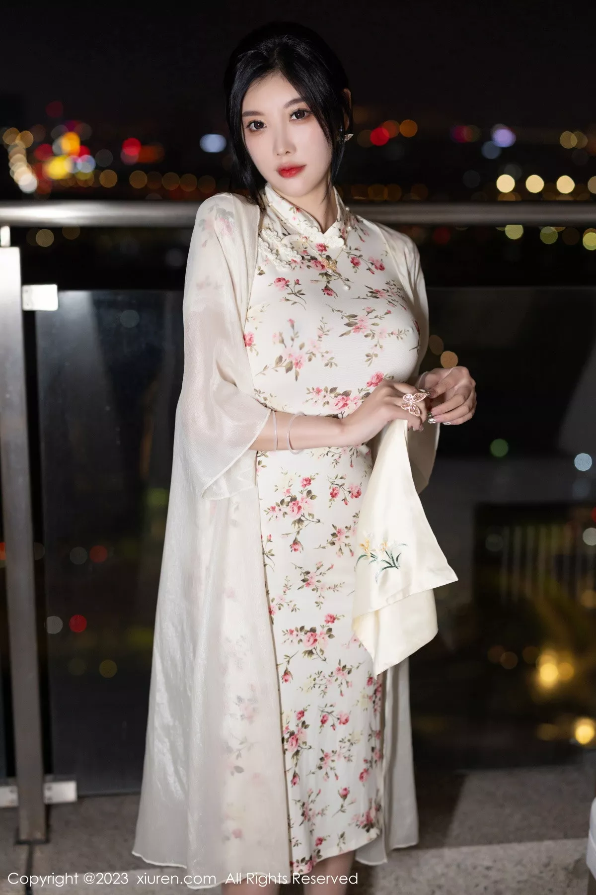 秀人集.com_[XiuRen秀人网]No.7363_女神杨晨晨Yome性感米色长旗袍配开档肉丝秀丰腴身材诱惑写真86P