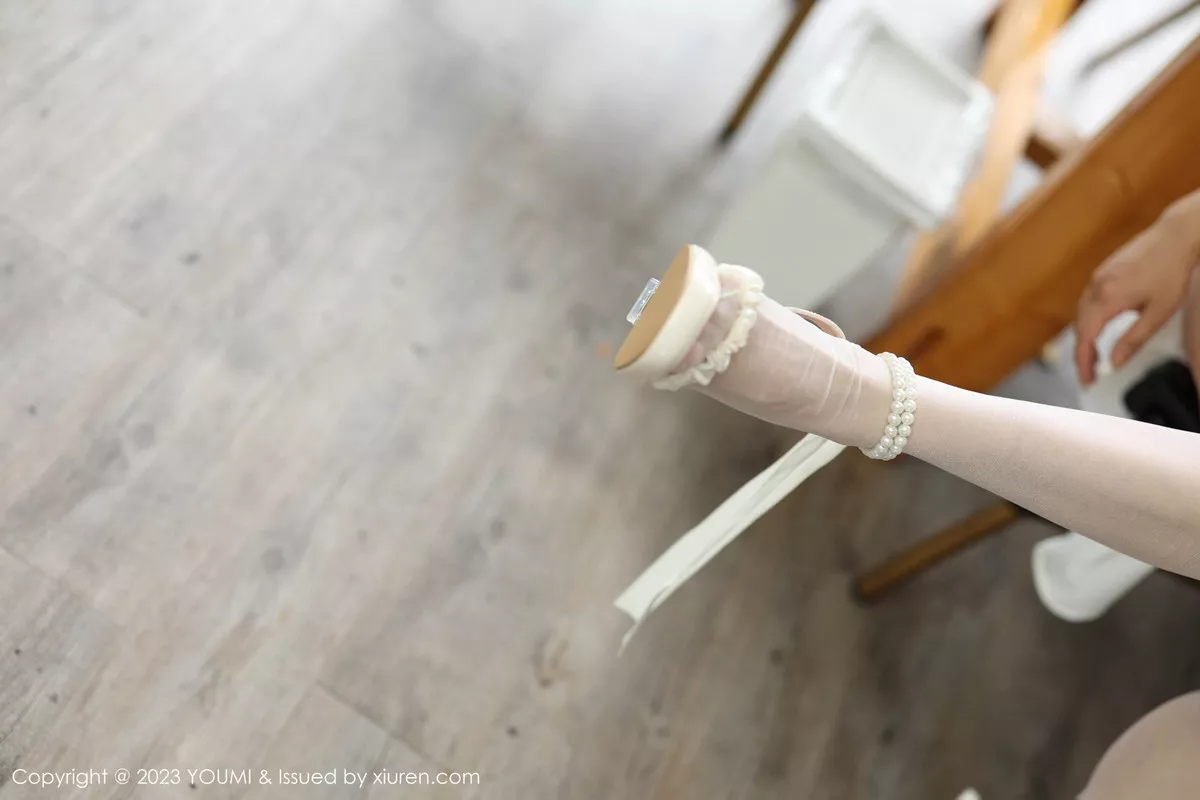 秀人集.com_[YouMi尤蜜荟]Vol.985_模特严利娅Yuliya性感白色蕾丝情趣服饰配白丝袜秀美腿诱惑写真77P