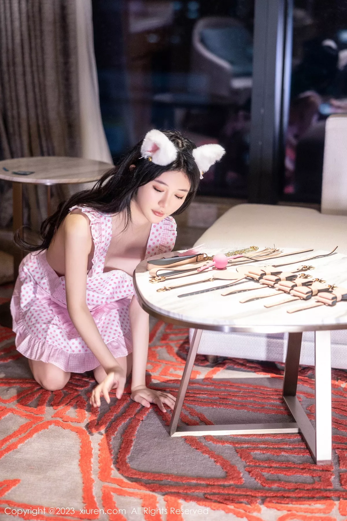 秀人集.com_[XiuRen秀人网]No.7399_模特幼幼女仆角色扮演性感粉色短围裙真空秀惹火身材诱惑写真82P