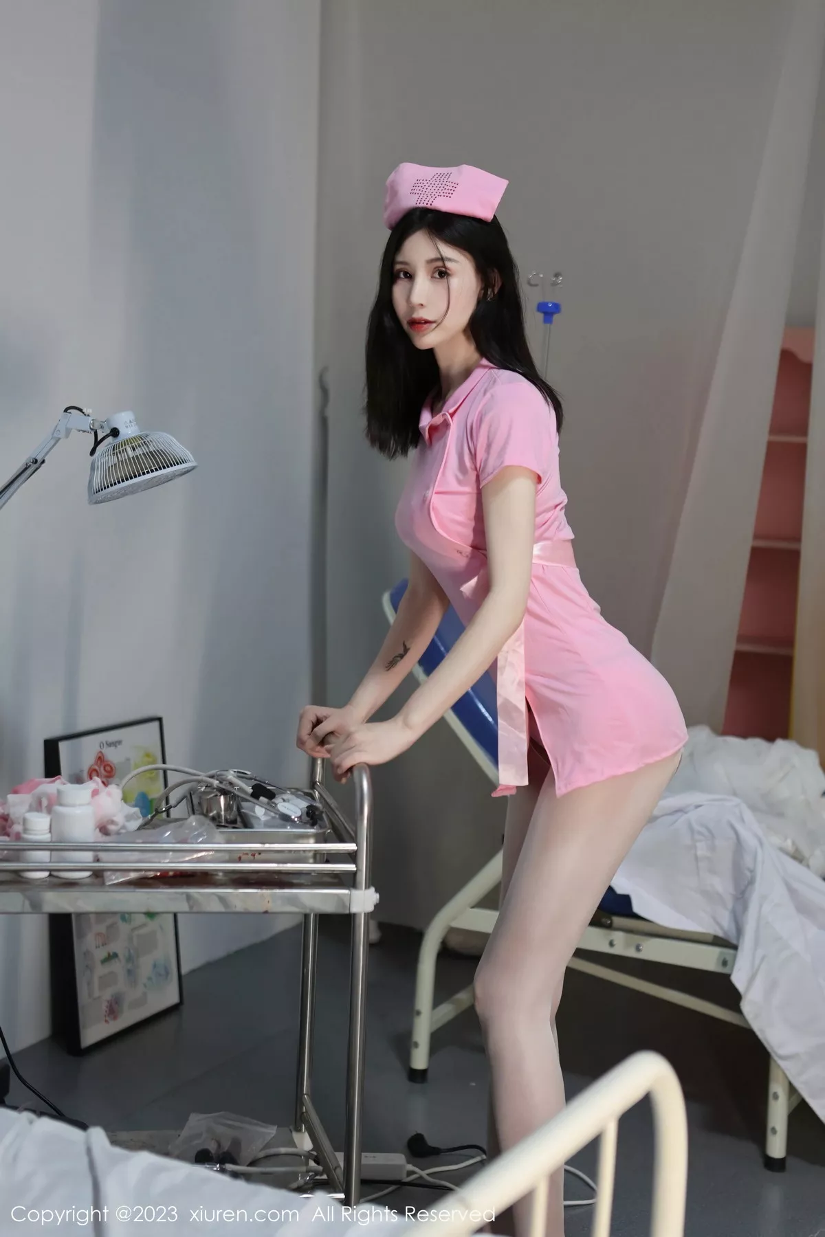 秀人集.com_[XiuRen秀人网]No.7265_模特曼柔脱粉色情趣护士服露白色蕾丝内衣配开档肉丝诱惑写真60P