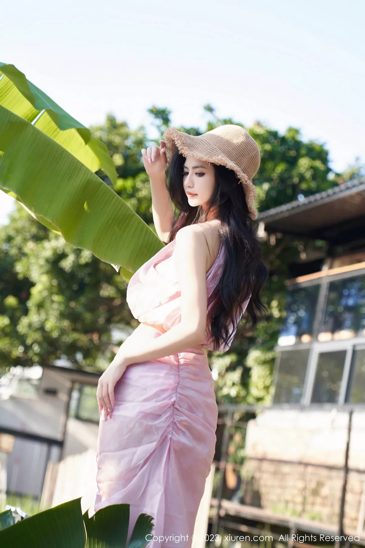 秀人集.com_[XiuRen秀人网]No.7281_模特浅浅Danny户外场景性感玫红薄透套装秀曼妙身姿诱惑写真79P