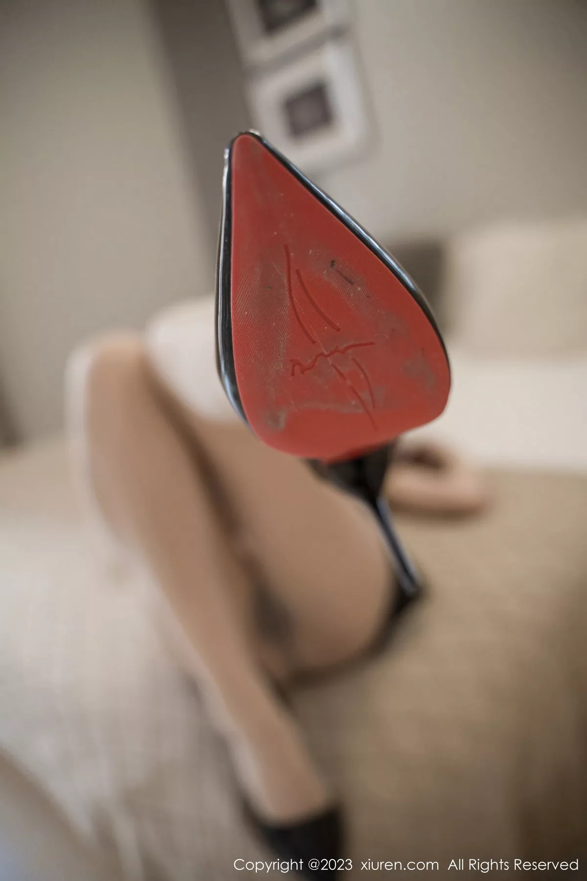 秀人集.com_[XiuRen秀人网]No.7283_模特雪糕CiCi性感黑色情趣警察制服配超薄肉丝秀美腿诱惑写真91P