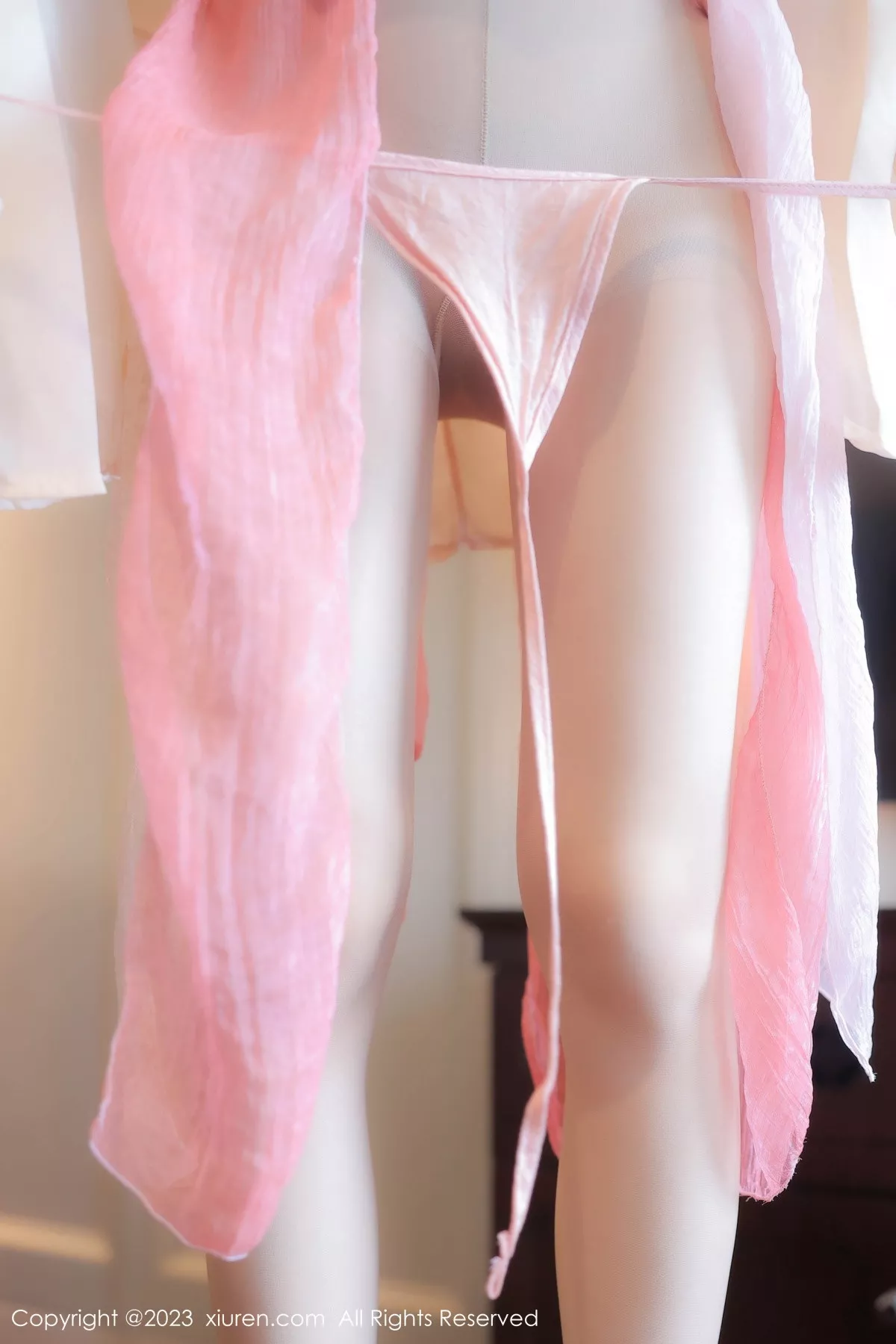 秀人集.com_[XiuRen秀人网]No.7290_模特幼幼性感粉色古装服饰配超薄无内肉丝秀惹火身材诱惑写真88P