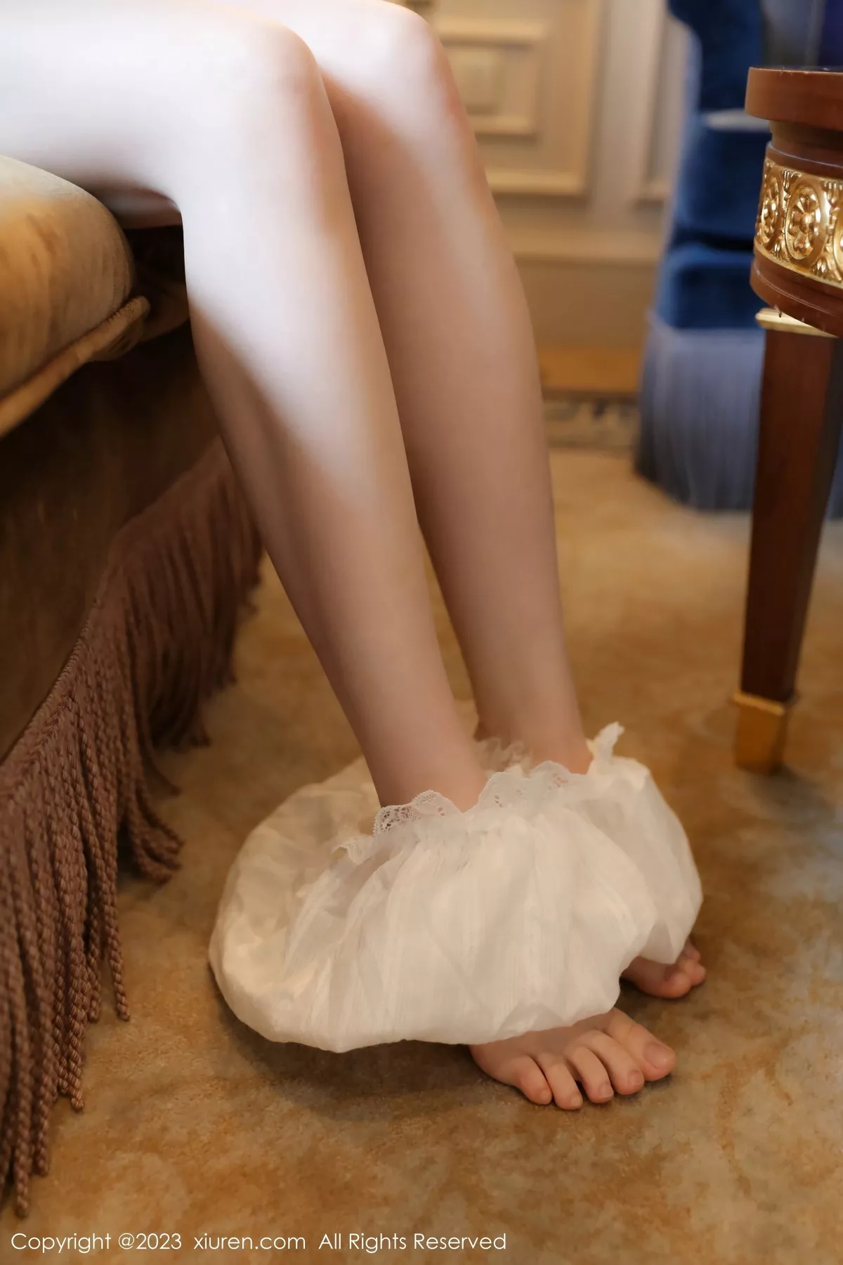 秀人集.com_[XiuRen秀人网]No.7285_模特林悠悠私房性感白色薄透服饰半脱秀翘臀美腿迷人诱惑写真95P