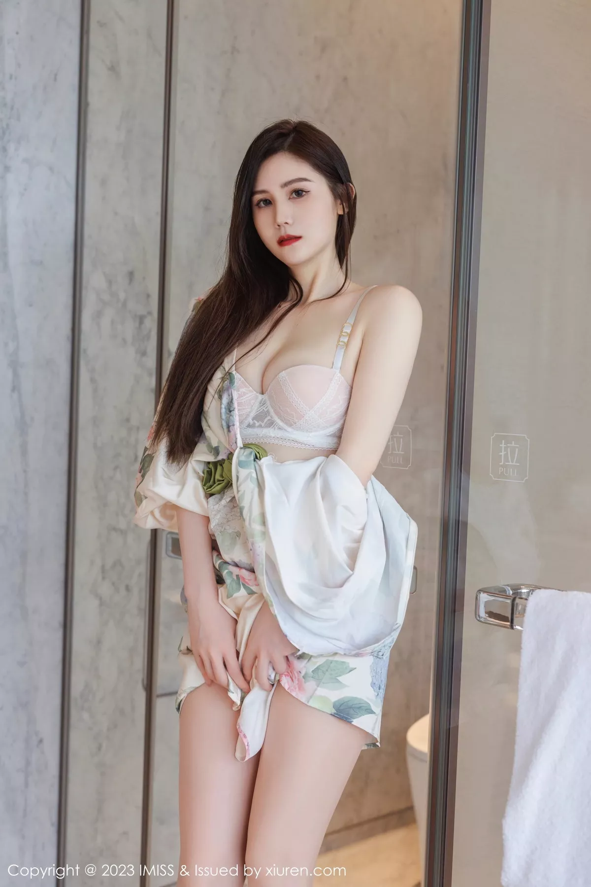 秀人集.com_[IMISS爱蜜社]Vol.745_女神SISY思性感带图案长裙露浅色内衣配超薄肉丝完美诱惑写真55P