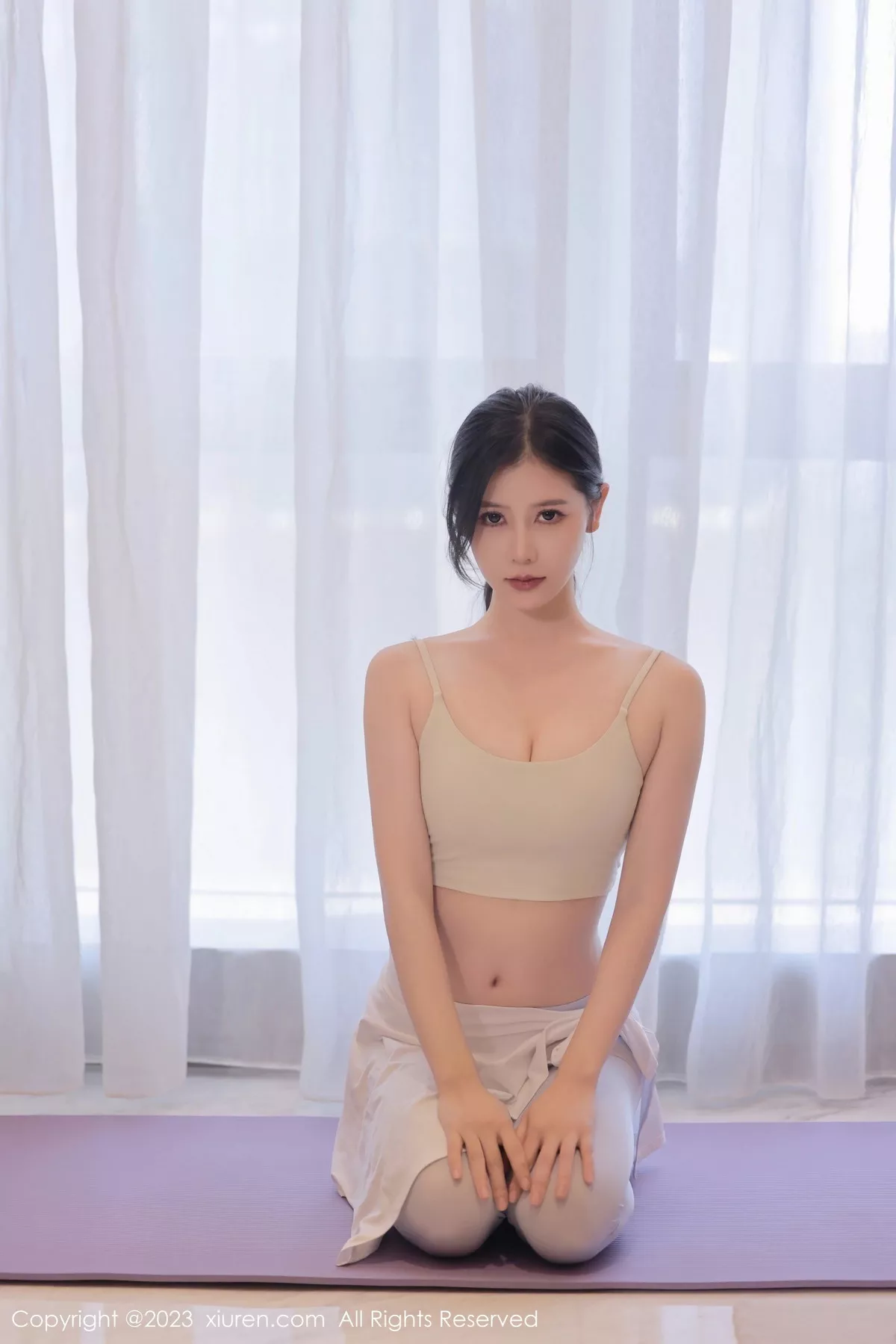 秀人集.com_[XiuRen秀人网]No.7294_模特尹甜甜健身场所性感浅色瑜伽服饰配开档白丝迷人诱惑写真67P