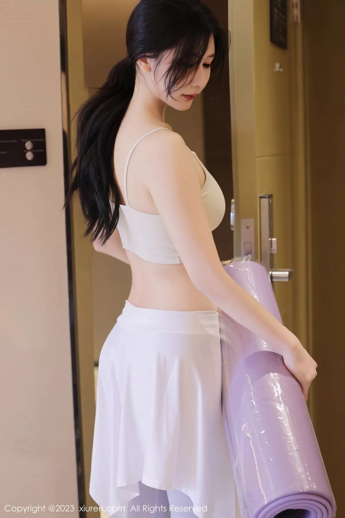 秀人集.com_[XiuRen秀人网]No.7294_模特尹甜甜健身场所性感浅色瑜伽服饰配开档白丝迷人诱惑写真67P