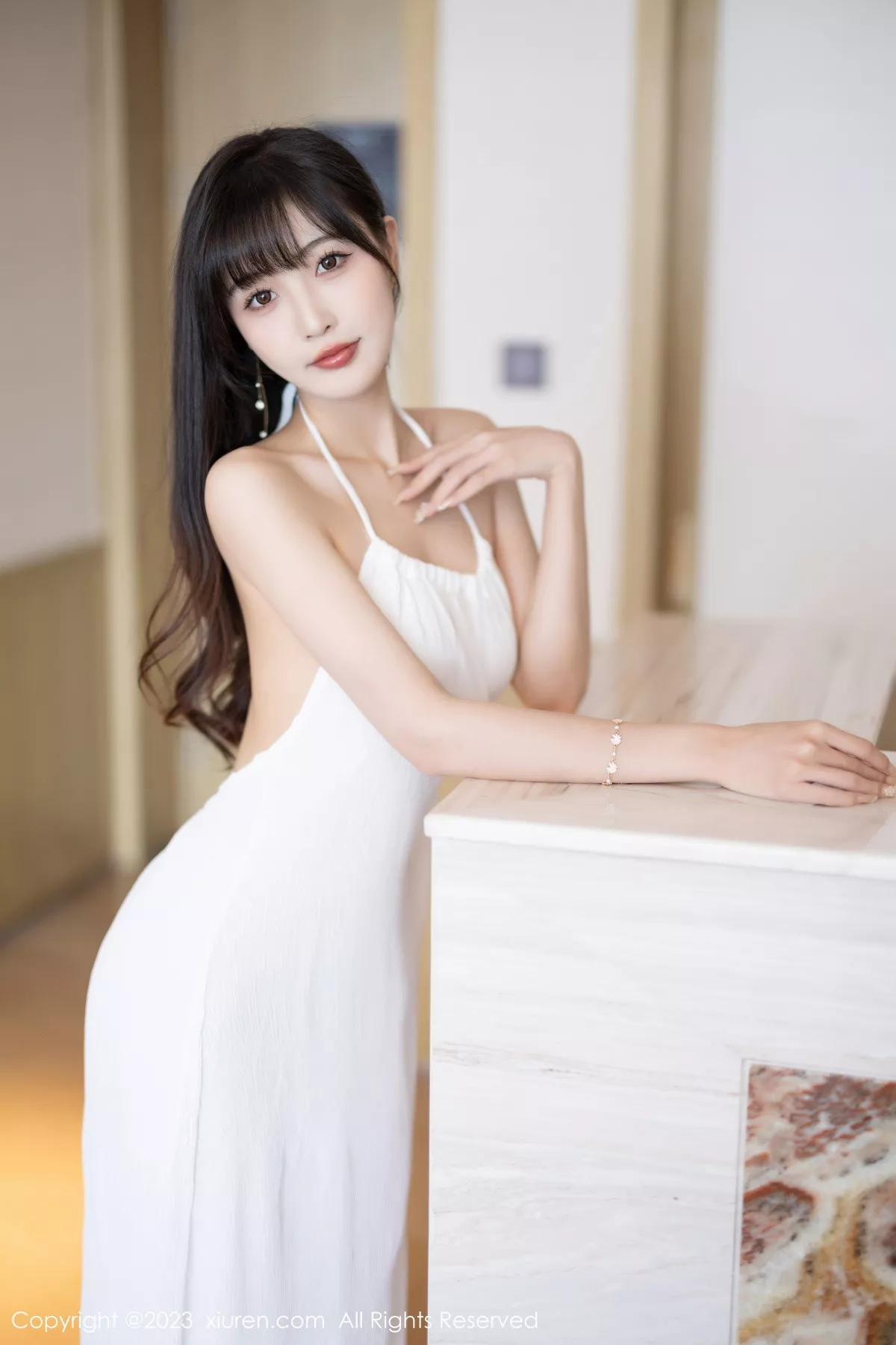 秀人集.com_[XiuRen秀人网]No.7297_模特林星阑性感白色连衣长裙配凉高跟半撩秀翘臀美腿诱惑写真84P