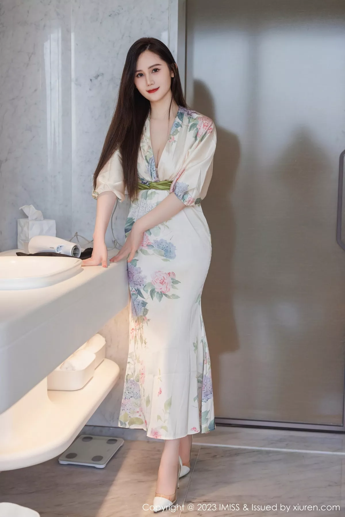 秀人集.com_[IMISS爱蜜社]Vol.745_女神SISY思性感带图案长裙露浅色内衣配超薄肉丝完美诱惑写真55P