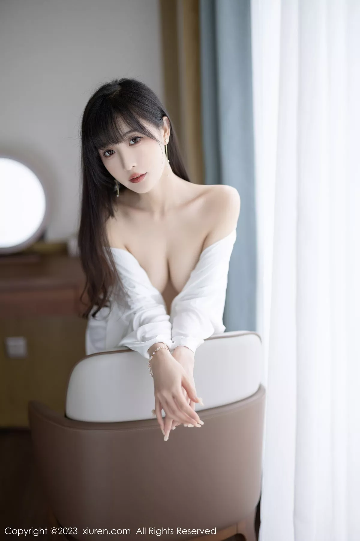 秀人集.com_[XiuRen秀人网]No.7297_模特林星阑性感白色连衣长裙配凉高跟半撩秀翘臀美腿诱惑写真84P