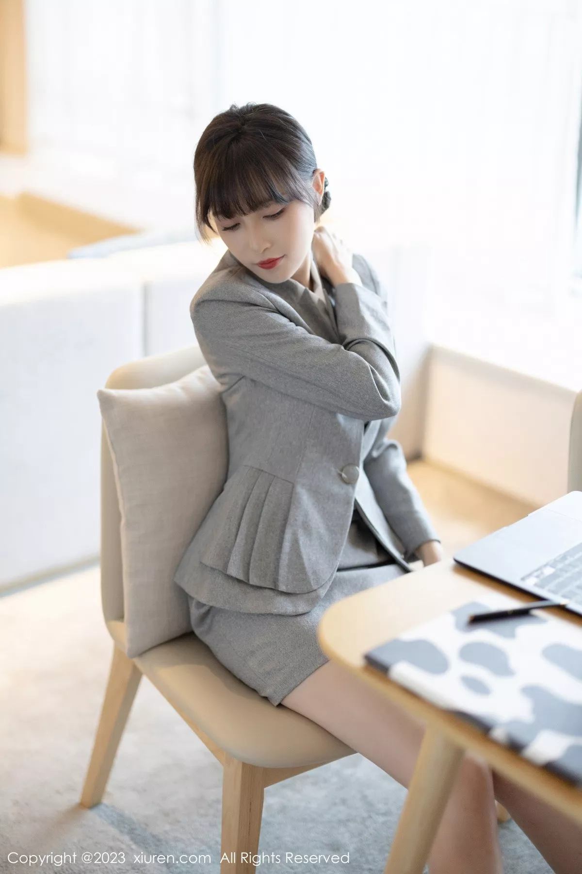 秀人集.com_[XiuRen秀人网]No.7422_模特林星阑性感灰色OL服饰+淡蓝连衣短裙秀曼妙身姿诱惑写真85P