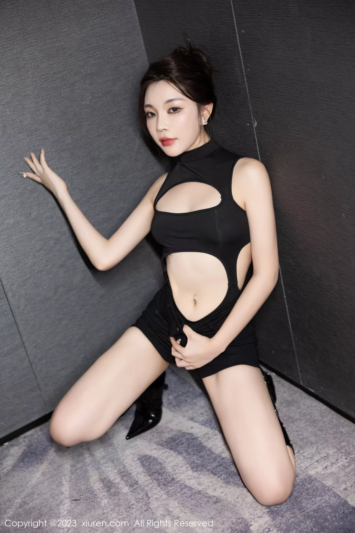 秀人集.com_[XiuRen秀人网]No.7432_女神徐莉芝Booty性感黑色情趣服配黑丝吊袜秀曼妙身姿诱惑写真82P