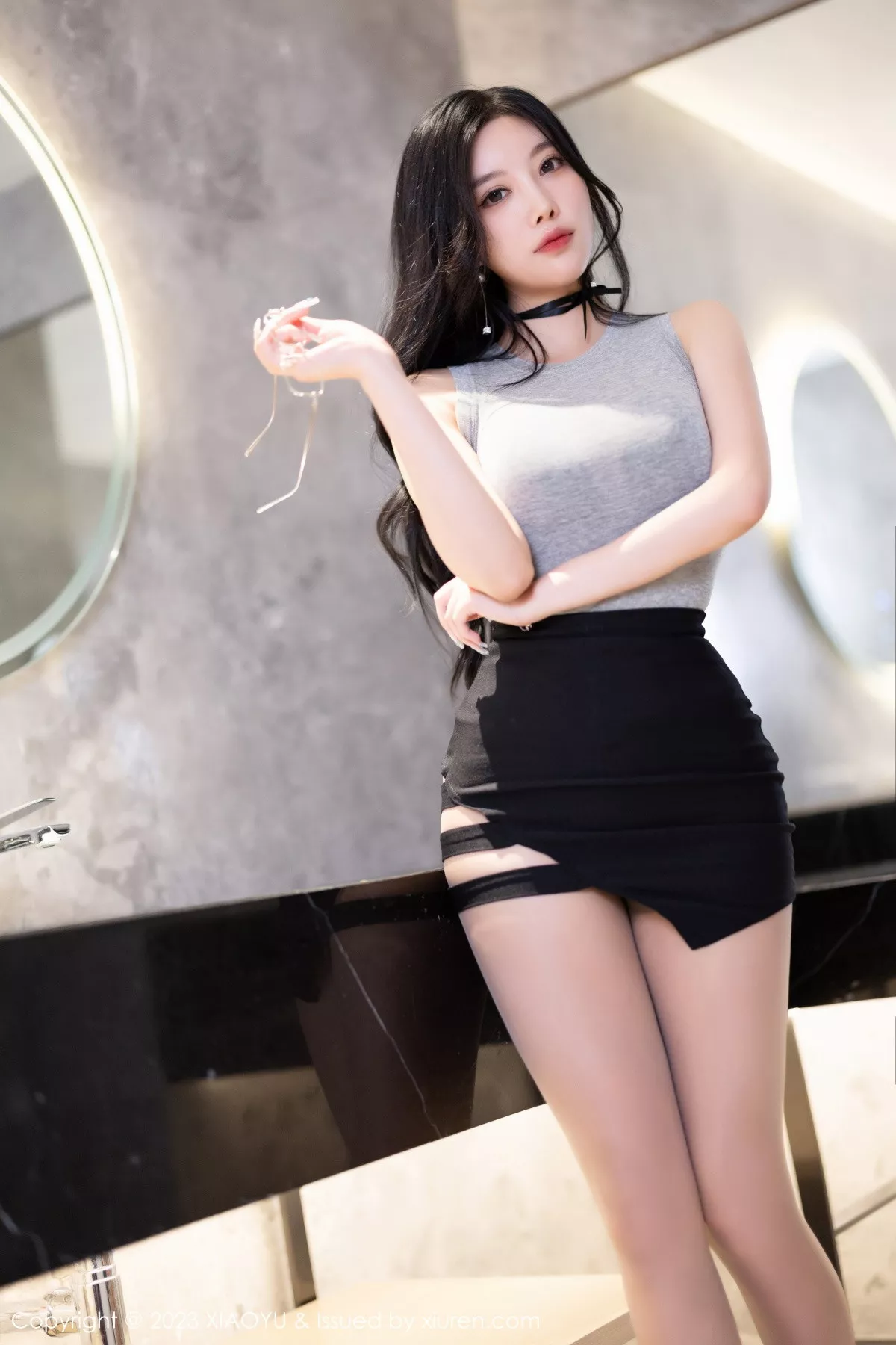 秀人集.com_[XiaoYu画语界]Vol.1117_女神杨晨晨Yome性感灰色情趣服+黑色内衣配原色丝袜诱惑写真82P