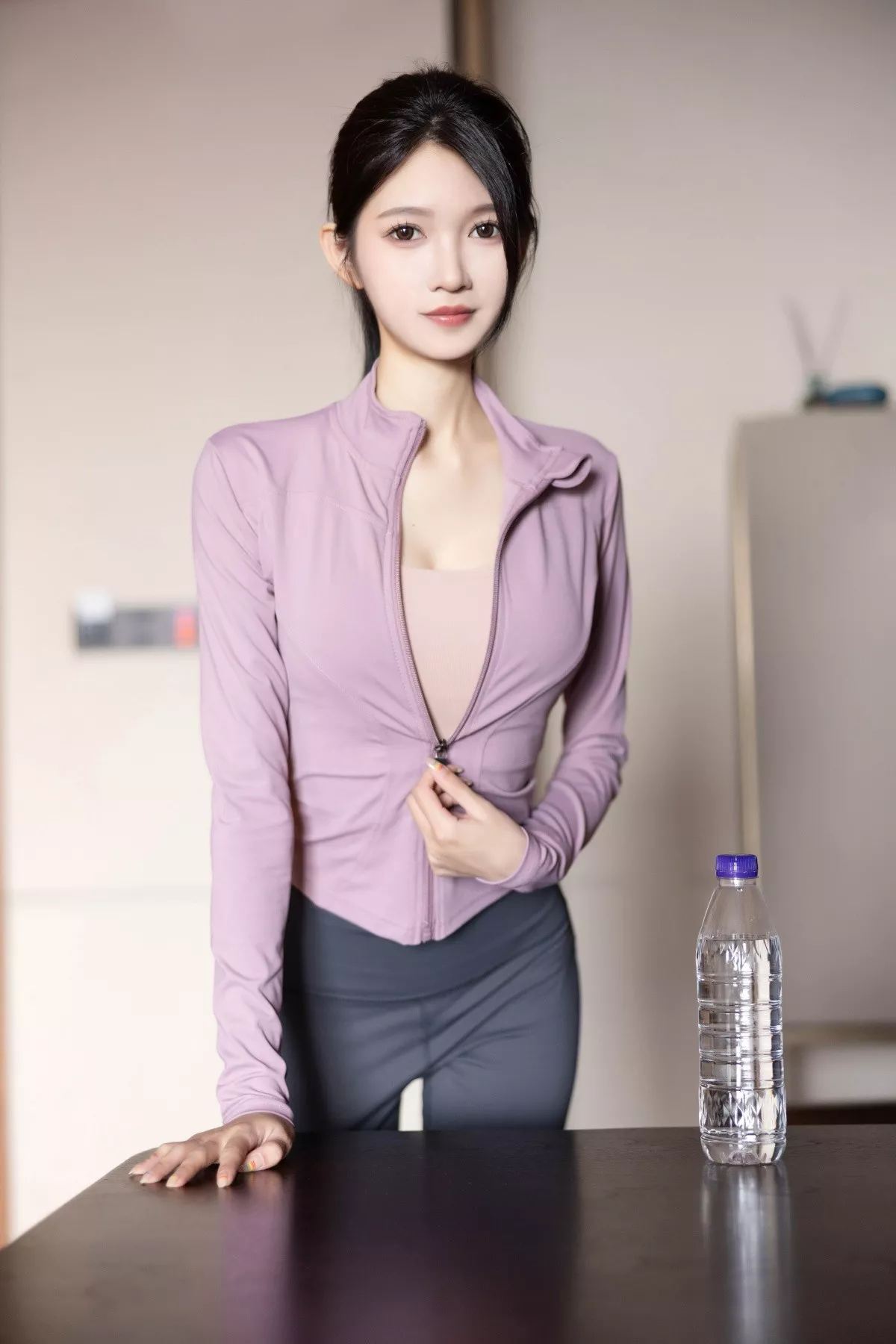 秀人集.com_[XiuRen秀人网]No.7438_模特程程程健身房紫灰色上衣配灰色运动裤秀曼妙身姿诱惑写真84P