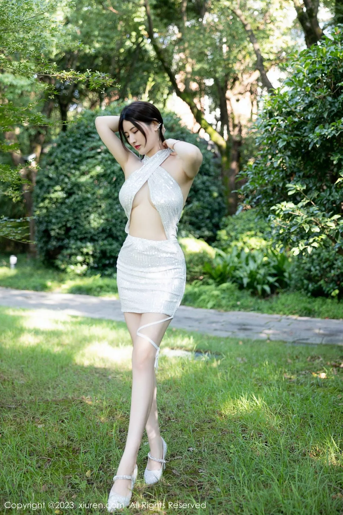 秀人集.com_[XiuRen秀人网]No.7441_模特诗诗kiki性感蓝灰蕾丝内衣配黑丝袜秀丰腴身姿惹火诱惑写真79P