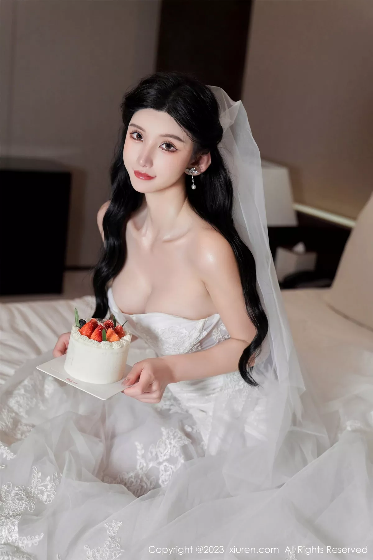 秀人集.com_[XiuRen秀人网]No.7463_女神周于希Sally性感白色婚纱+白色蕾丝情趣服饰完美诱惑写真100P