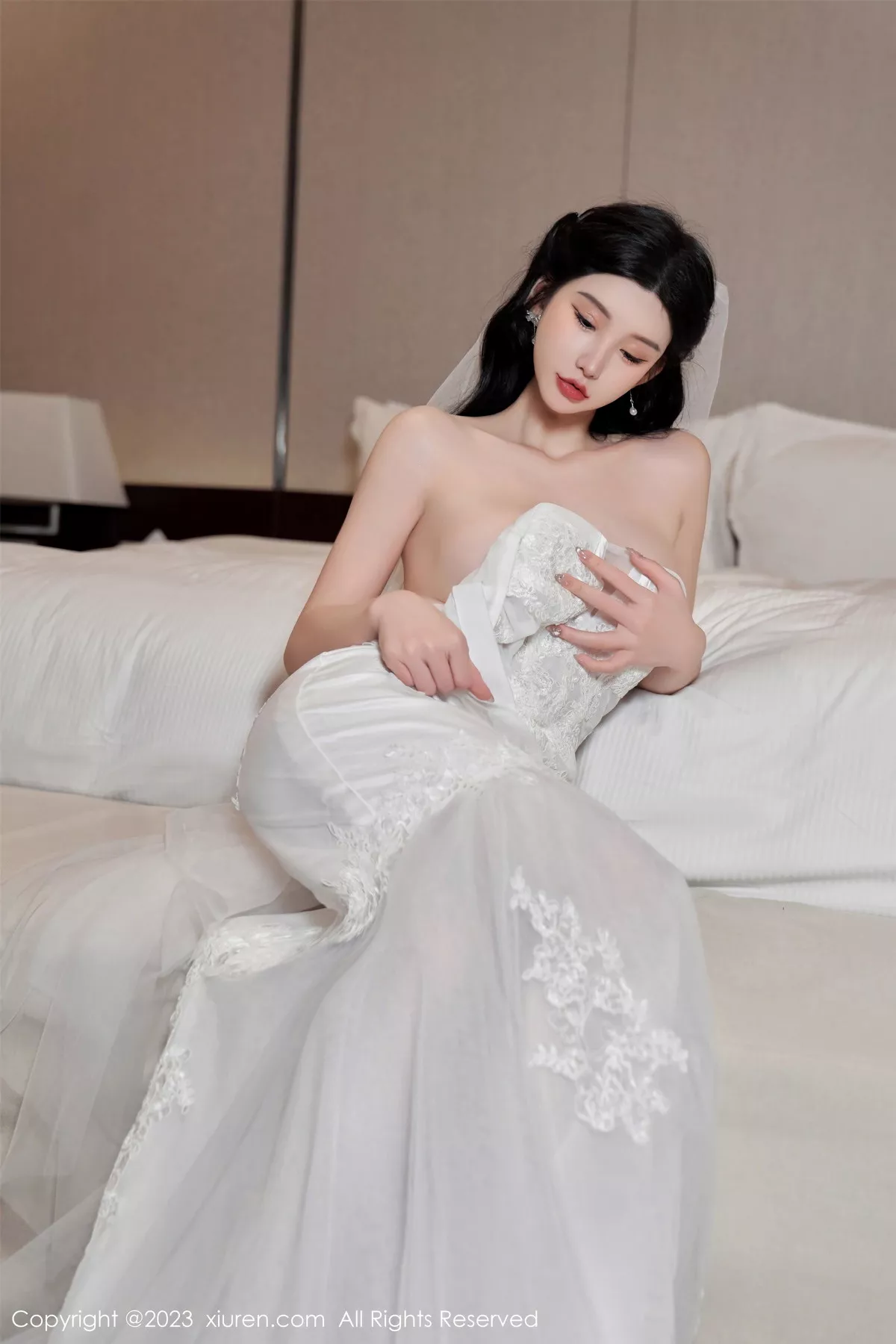 秀人集.com_[XiuRen秀人网]No.7463_女神周于希Sally性感白色婚纱+白色蕾丝情趣服饰完美诱惑写真100P