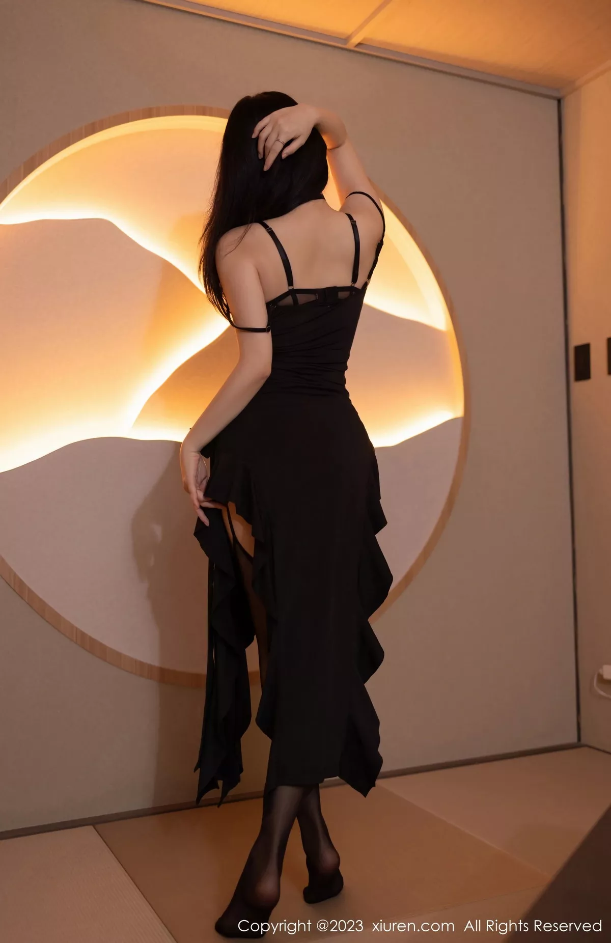 秀人集.com_[XiuRen秀人网]No.7460_模特鱼子酱Fish黑色吊带裙露黑色薄纱内衣秀曼妙身姿诱惑写真81P