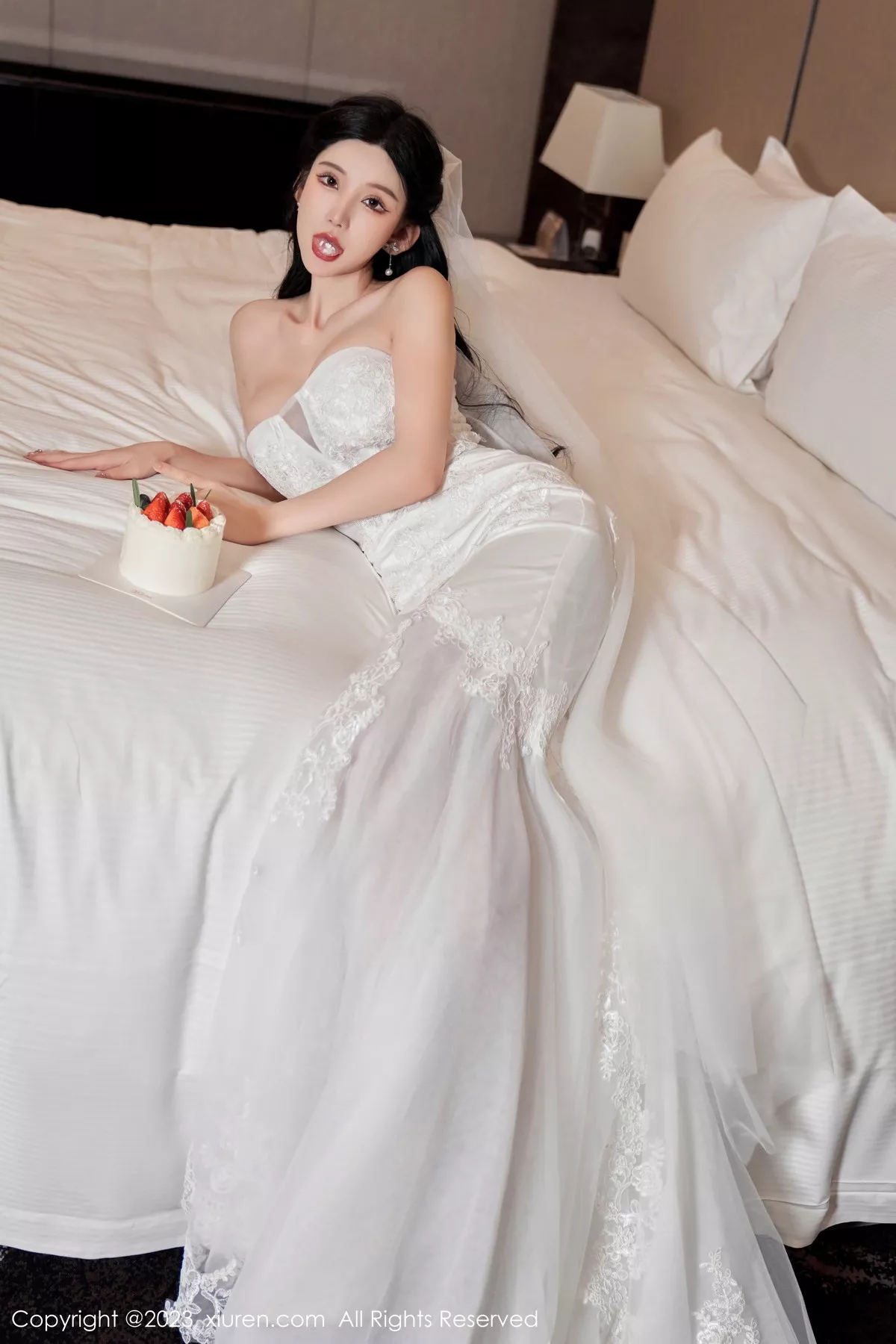 秀人集.com_[XiuRen秀人网]No.7463_女神周于希Sally性感白色婚纱+白色蕾丝情趣服饰完美诱惑写真100P