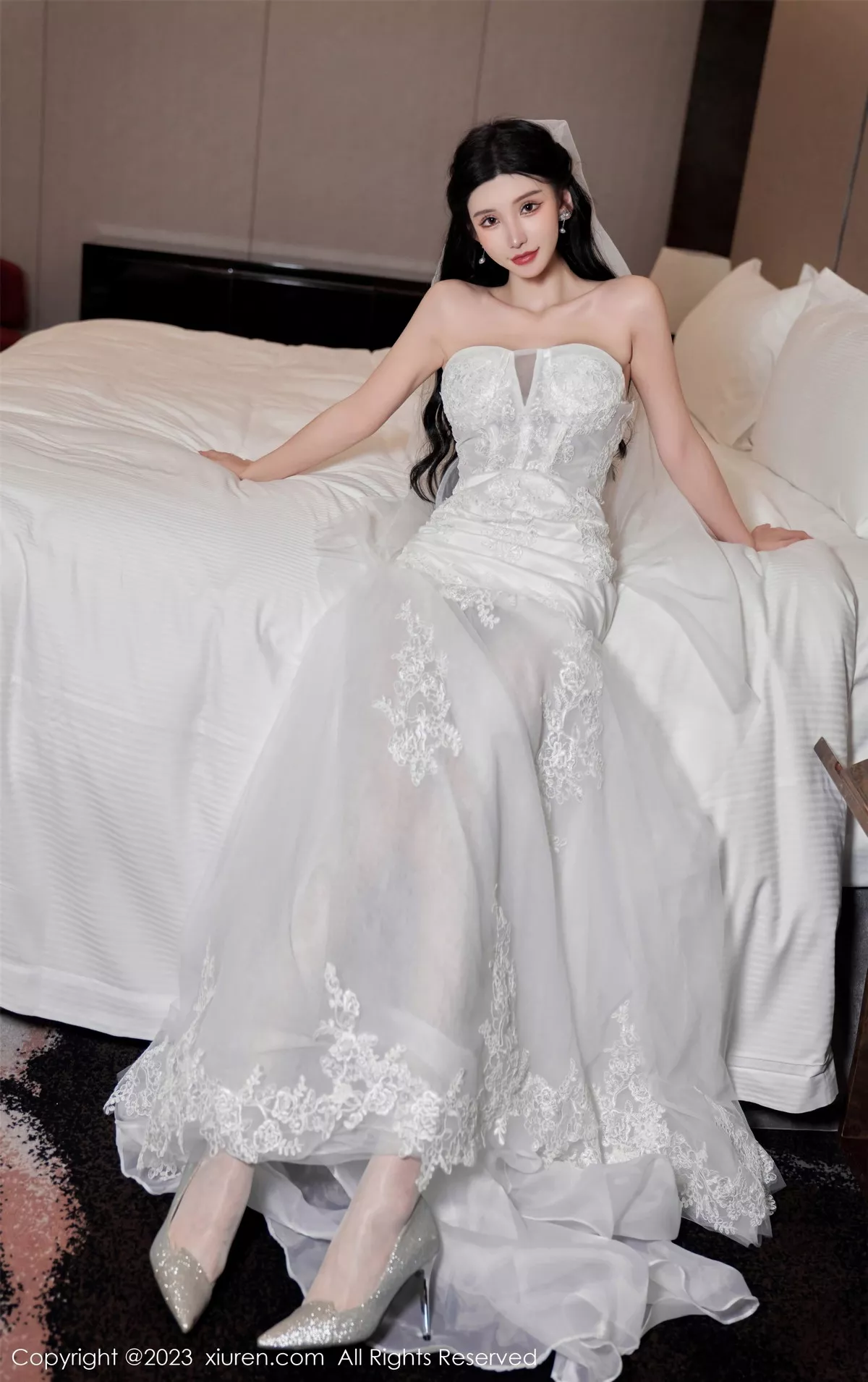 秀人集.com_[XiuRen秀人网]No.7463_女神周于希Sally性感白色婚纱+白色蕾丝情趣服饰完美诱惑写真100P