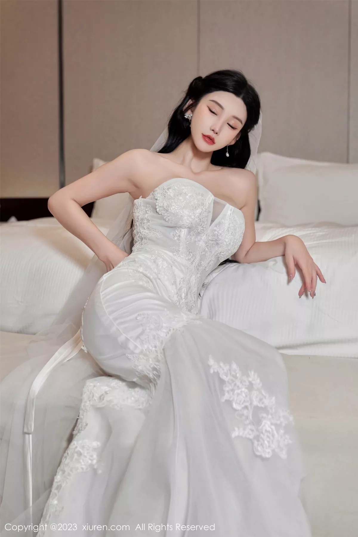 秀人集.com_[XiuRen秀人网]No.7463_女神周于希Sally性感白色婚纱+白色蕾丝情趣服饰完美诱惑写真100P