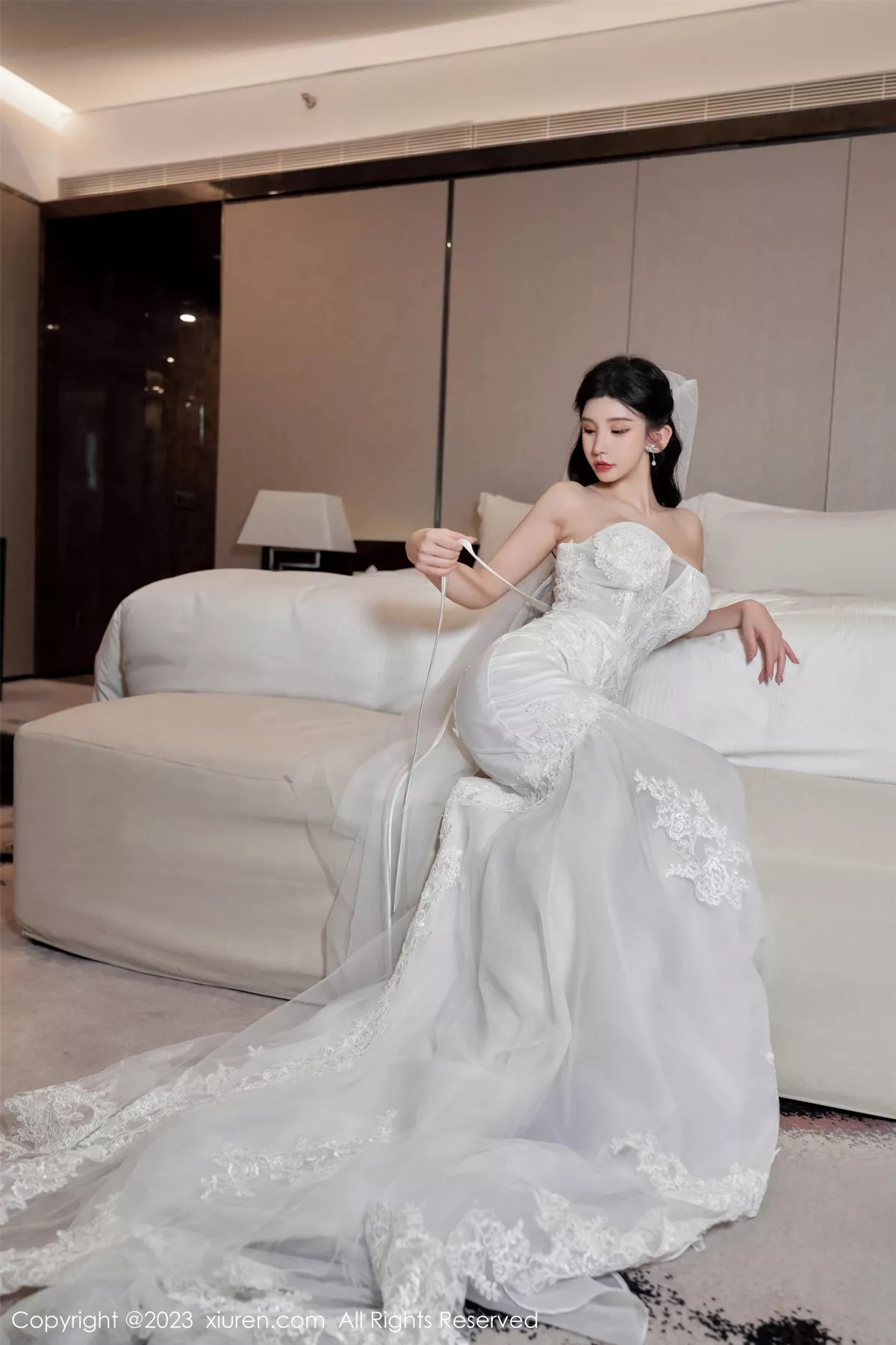 秀人集.com_[XiuRen秀人网]No.7463_女神周于希Sally性感白色婚纱+白色蕾丝情趣服饰完美诱惑写真100P