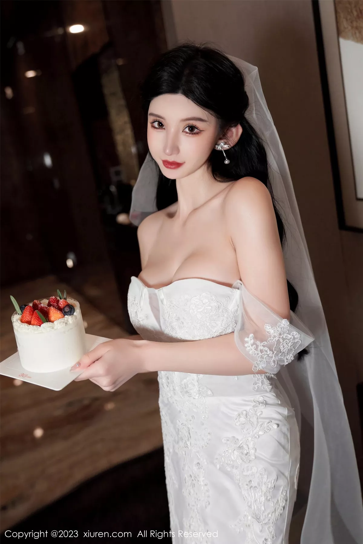 秀人集.com_[XiuRen秀人网]No.7463_女神周于希Sally性感白色婚纱+白色蕾丝情趣服饰完美诱惑写真100P