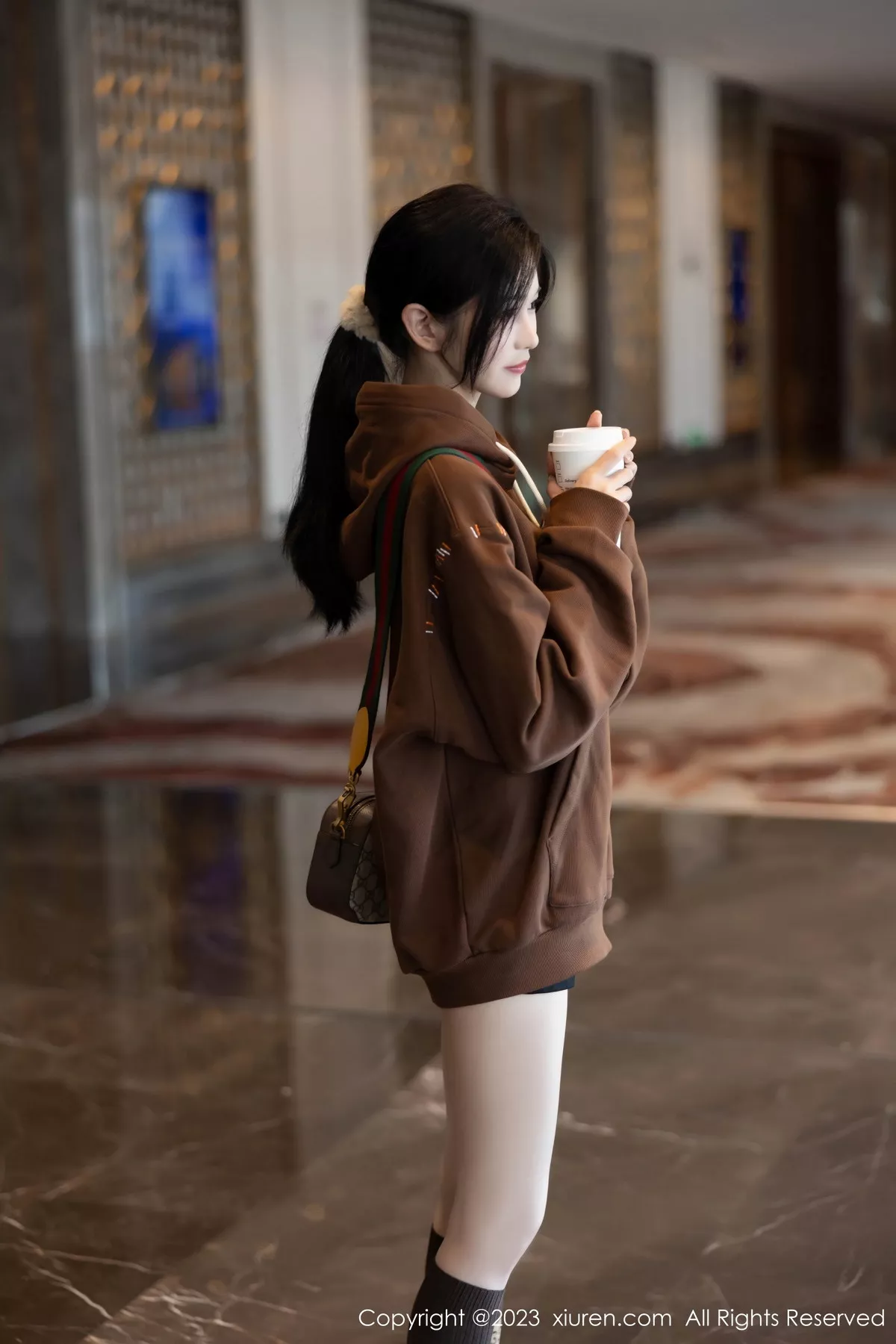 秀人集.com_[XiuRen秀人网]No.7488_模特程程程咖啡色卫衣露淡红内衣配肉丝袜秀曼妙身姿诱惑写真81P